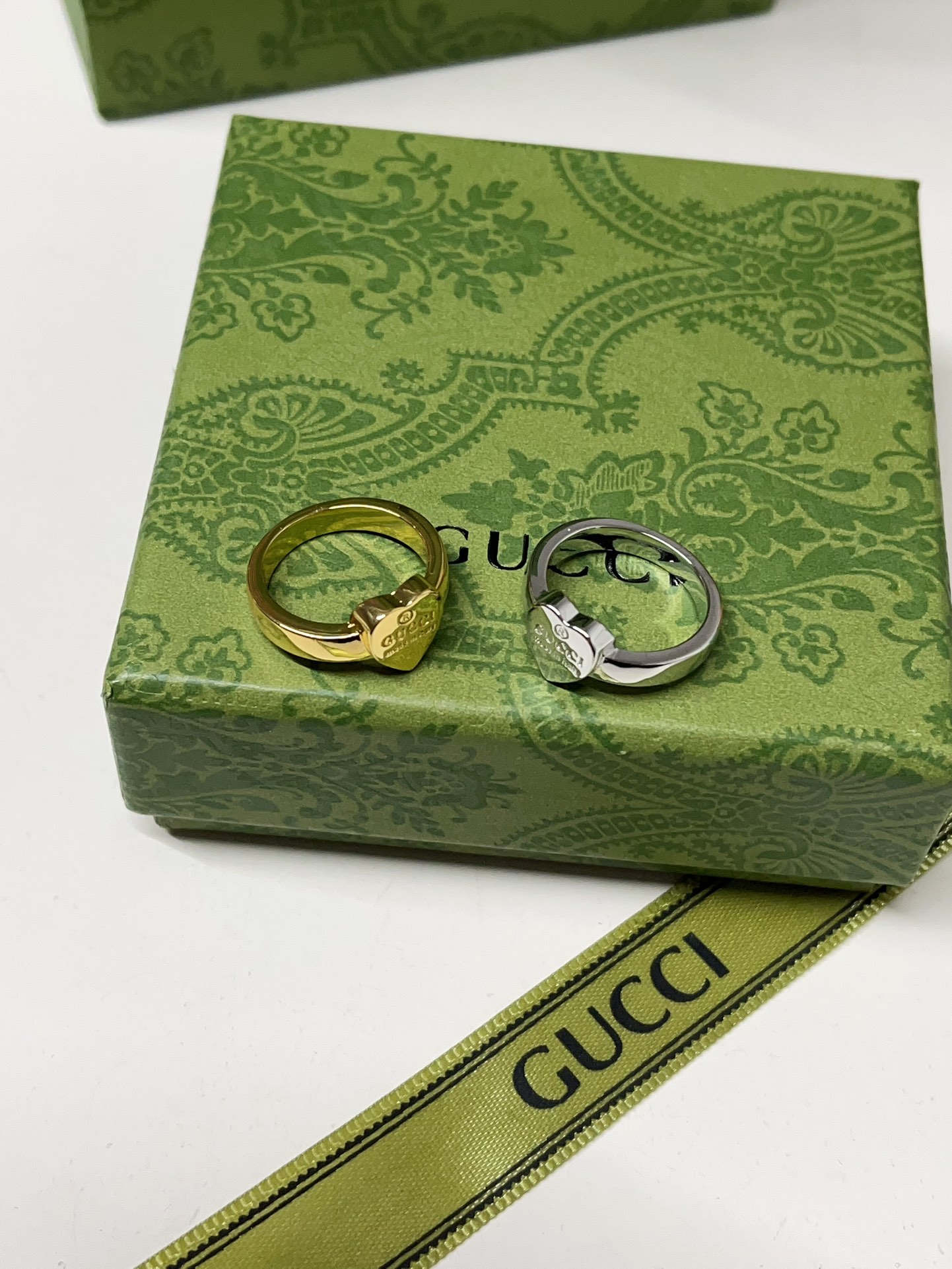 Luxury J143 Ring