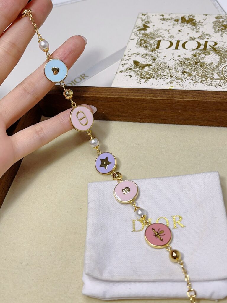 Designer L206 Bracelet editorial product context 2