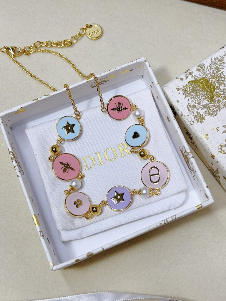Designer Necklace editorial product context 1