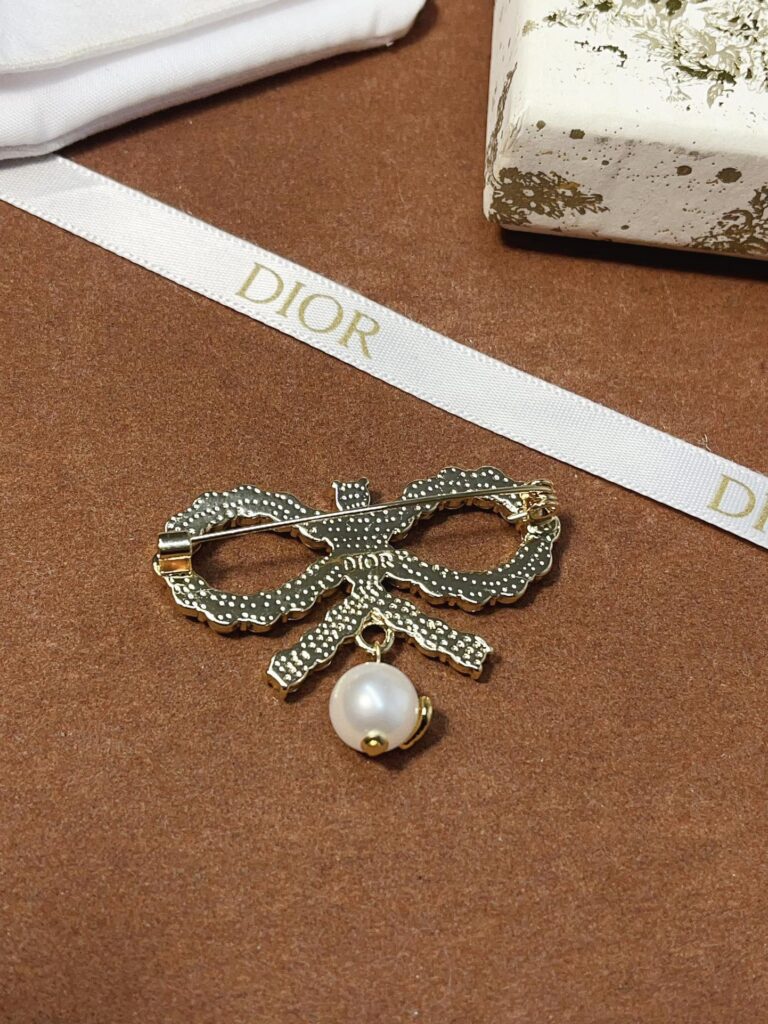 Designer D189 Brooch editorial product context 2