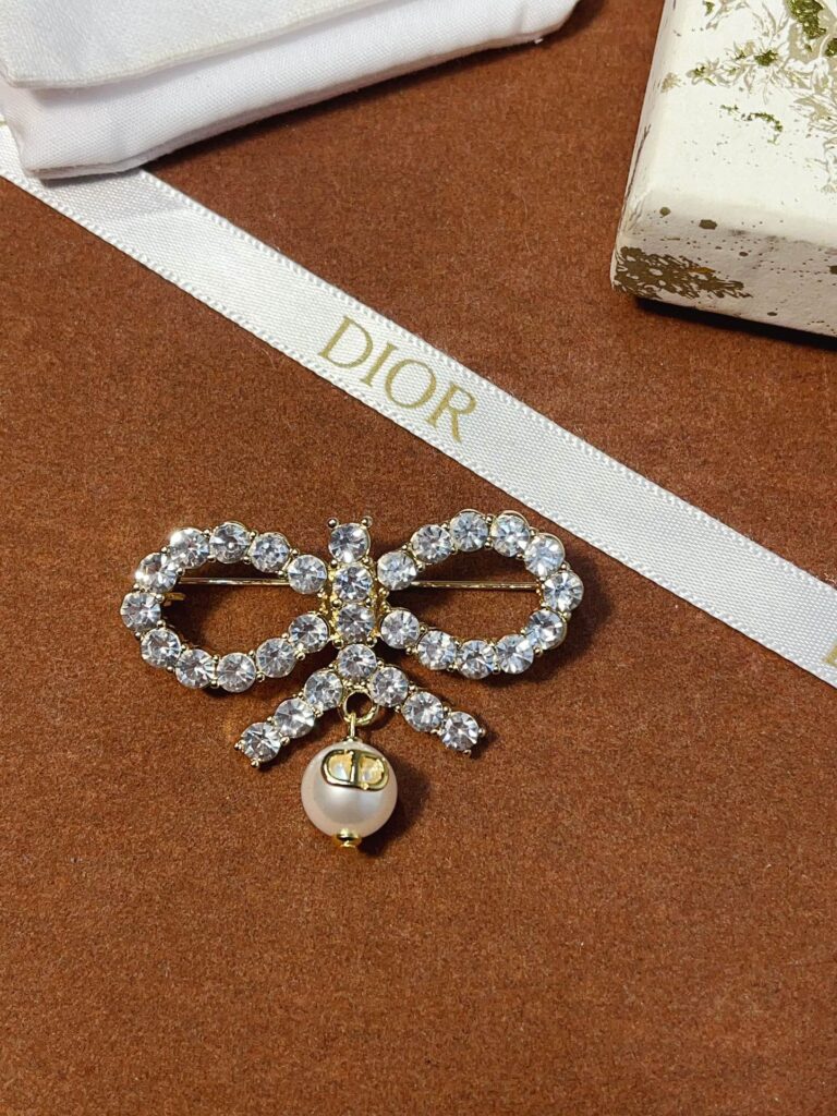 Designer D189 Brooch editorial product context 1