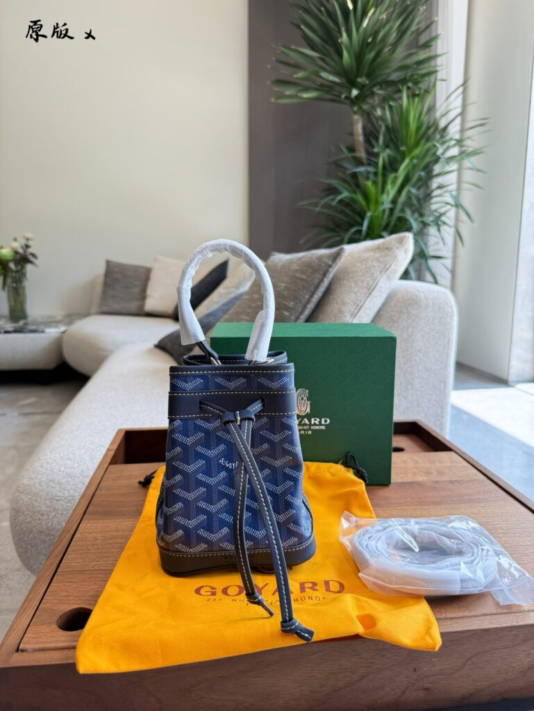 Goyard Petit Flot Mini Pm Crossbody Bag 13 x 19 cm editorial product context 1