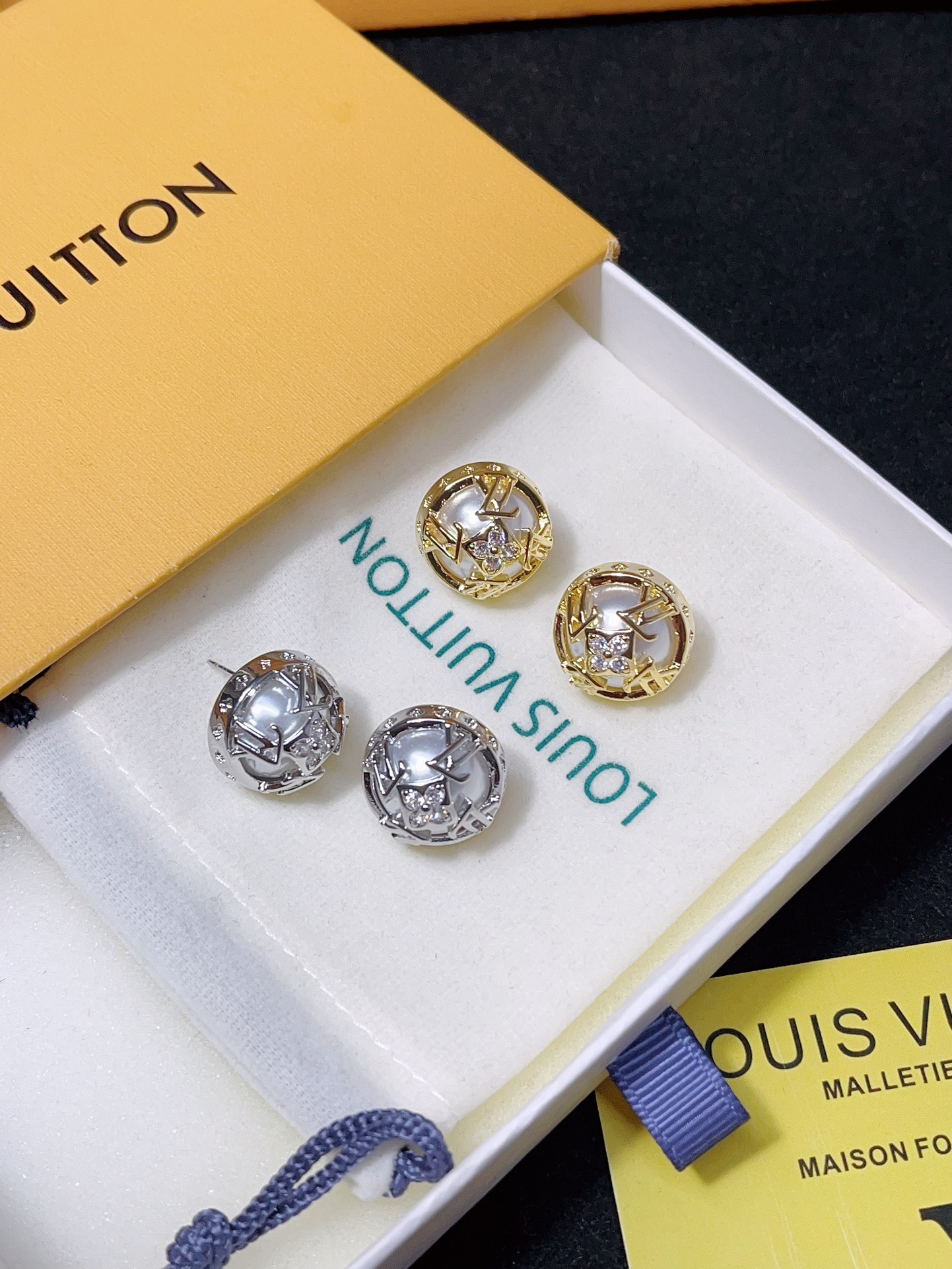 Luxury A1169 Earrings