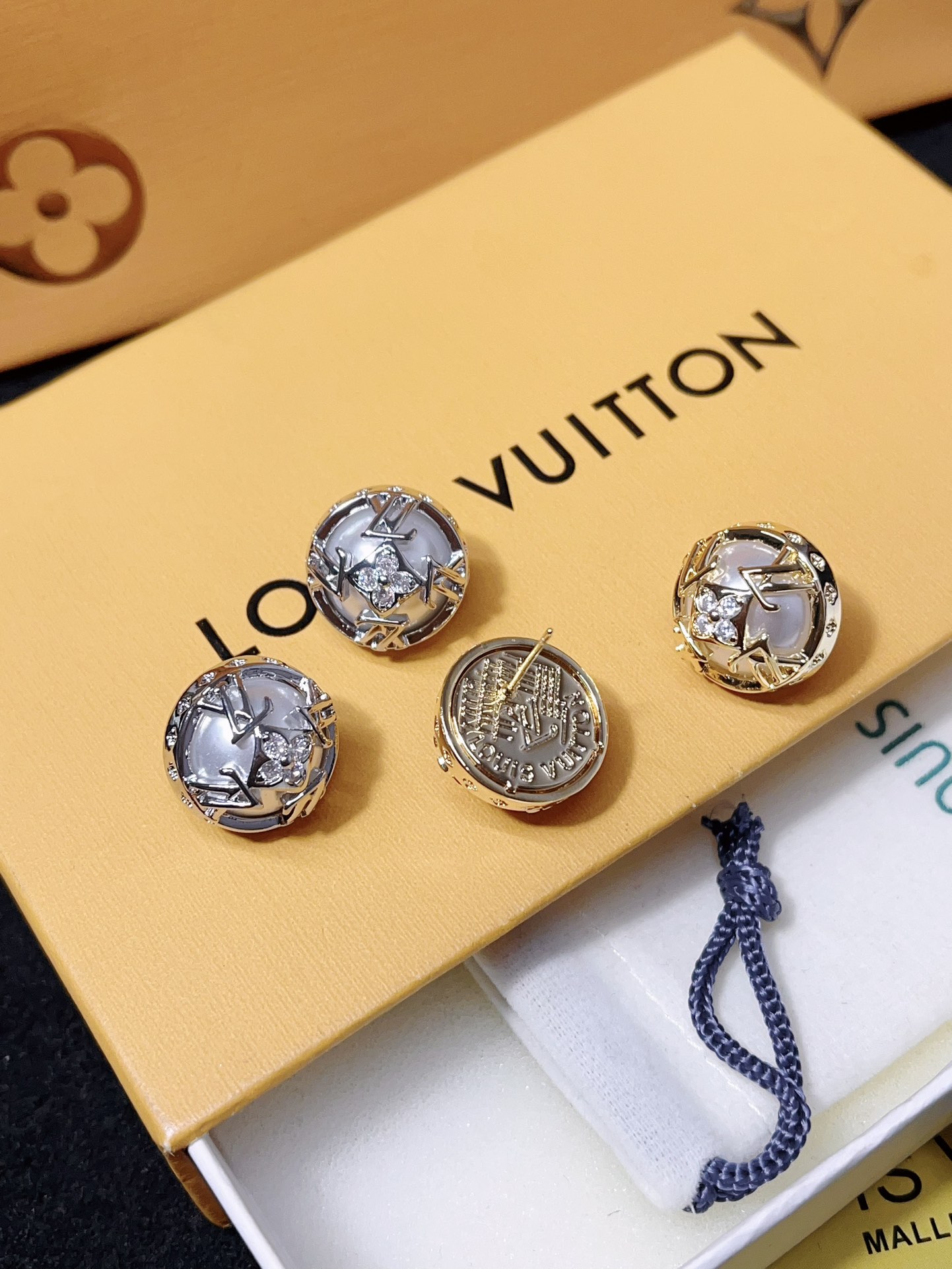 Luxury A1169 Earrings