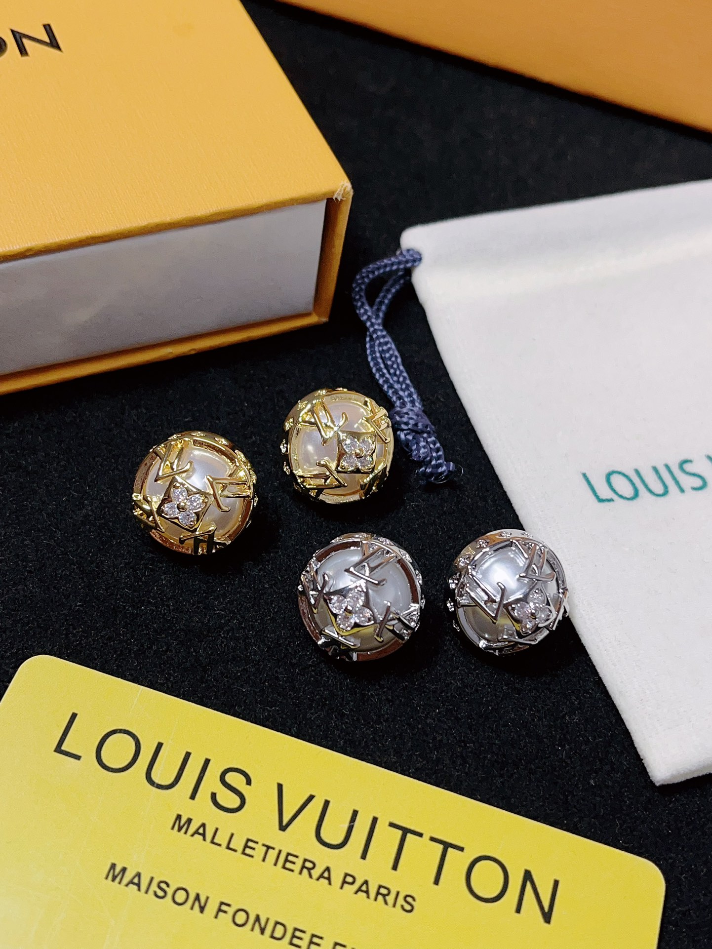 Luxury A1169 Earrings