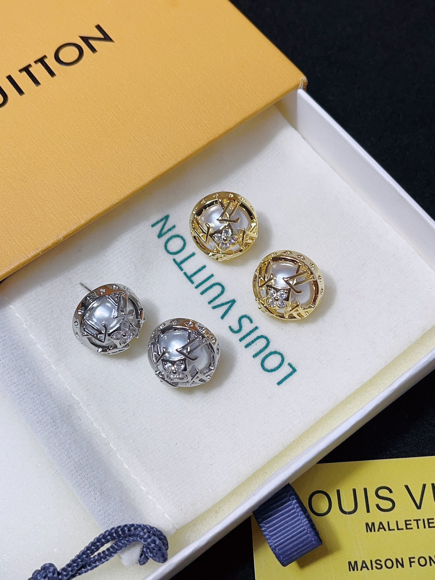 Luxury A1169 Earrings