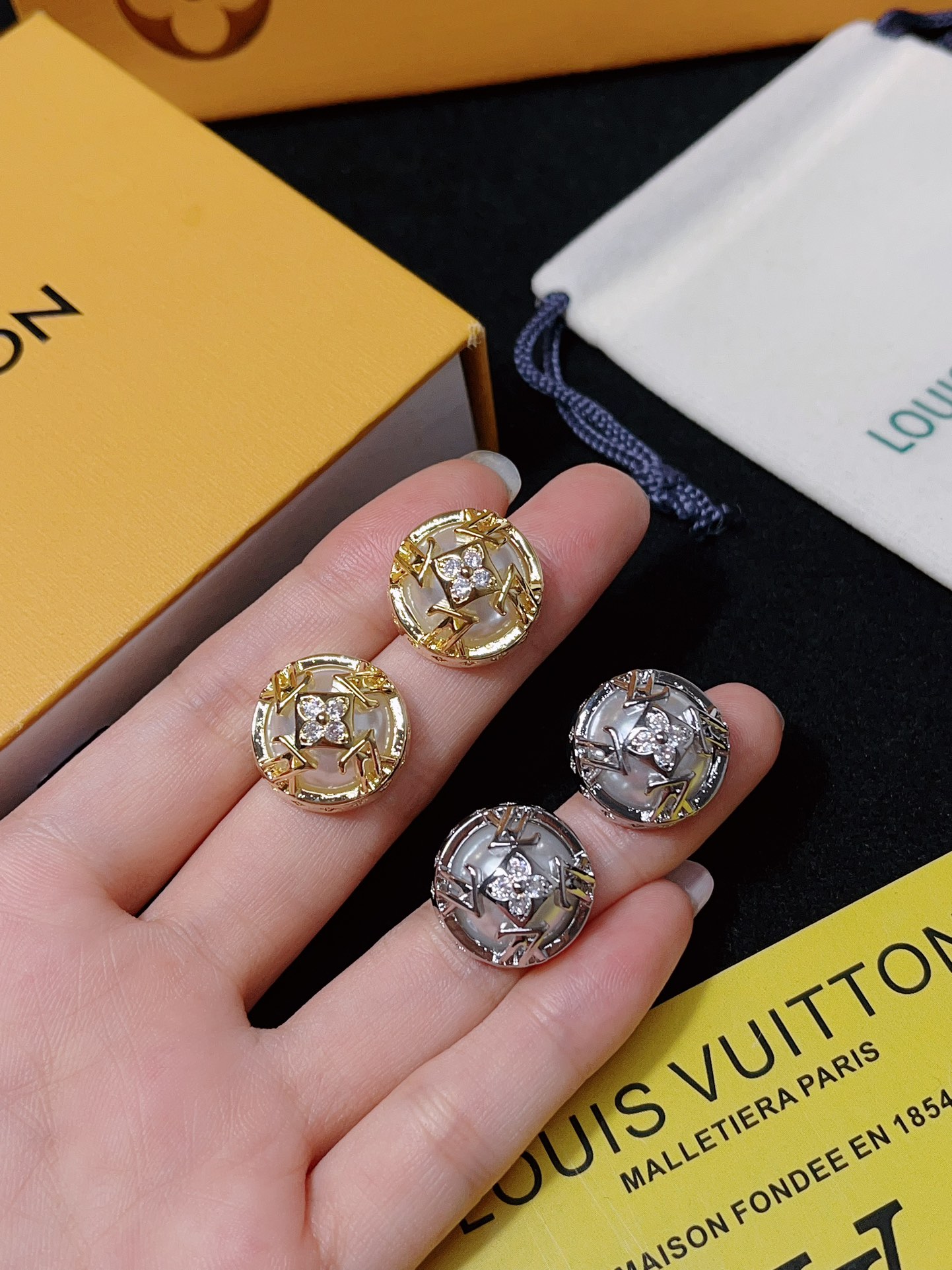 Luxury A1169 Earrings