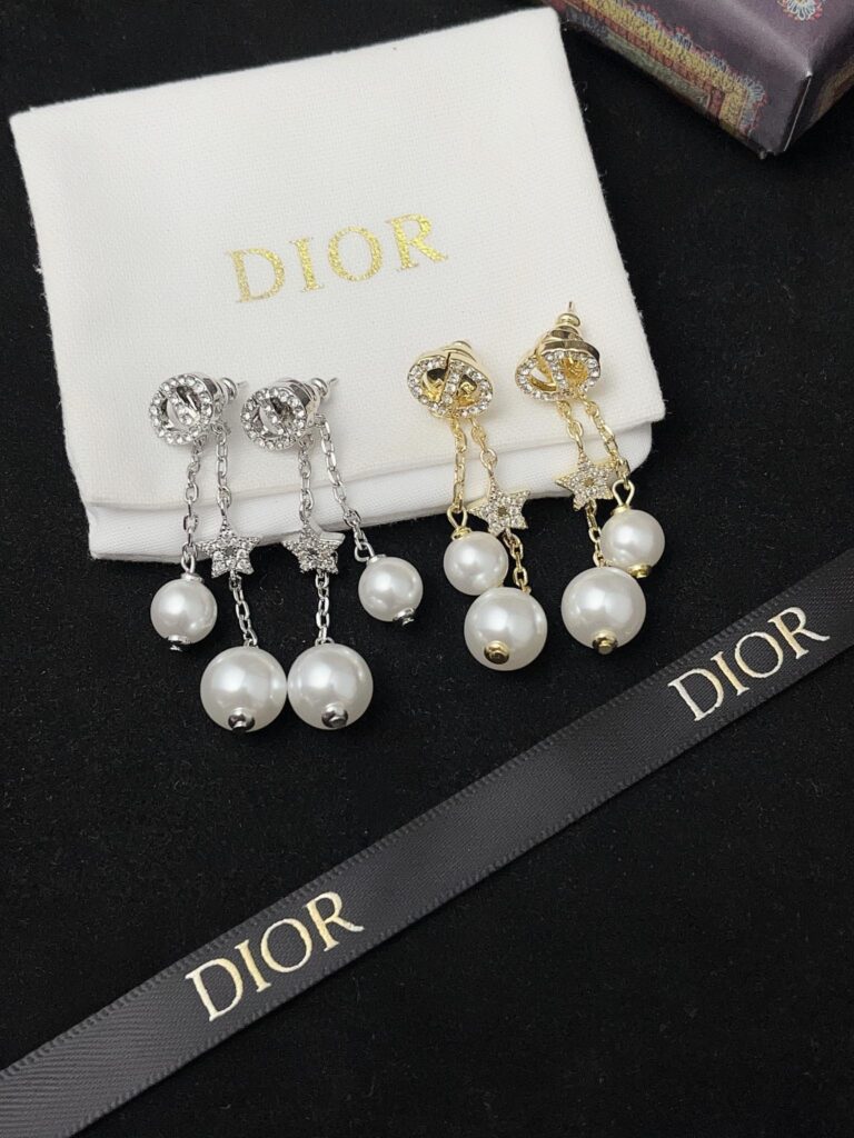 Designer Ring editorial product context 3