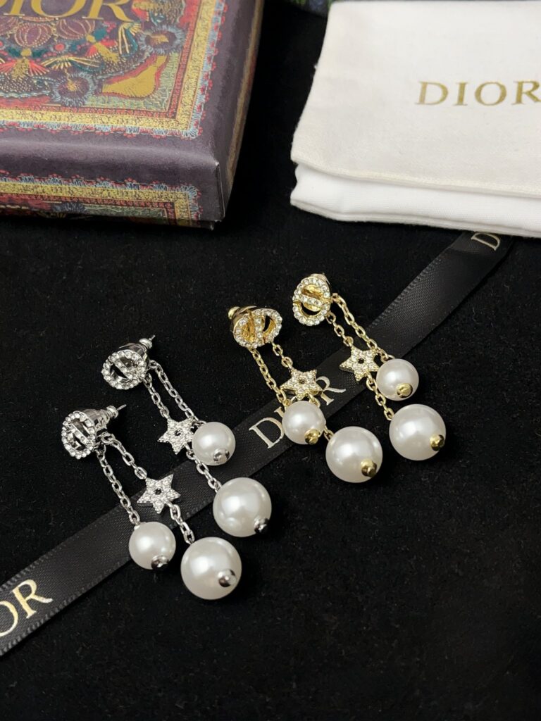 Designer Ring editorial product context 2