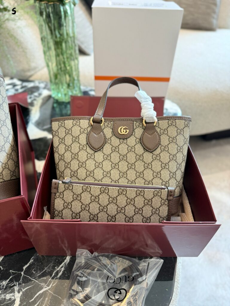 Gucci P160p170 Gucci Ophidia Ophidia Cucci Tote Bag 40 cm editorial product context 2