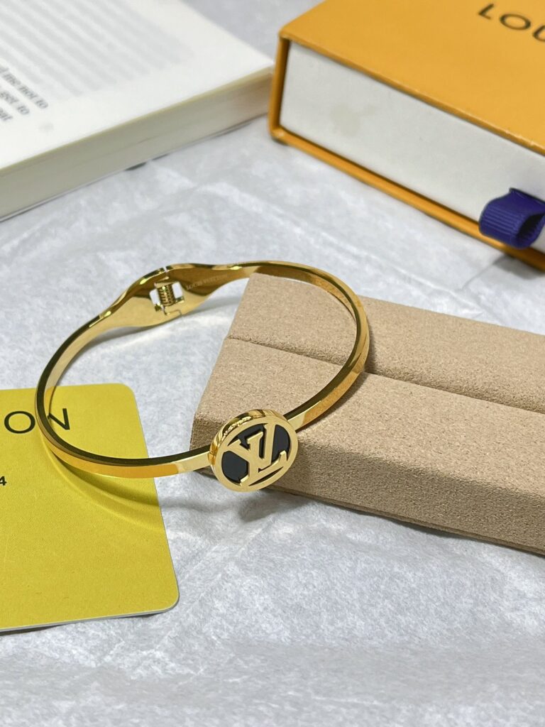 Designer S464 Bracelet editorial product context 2