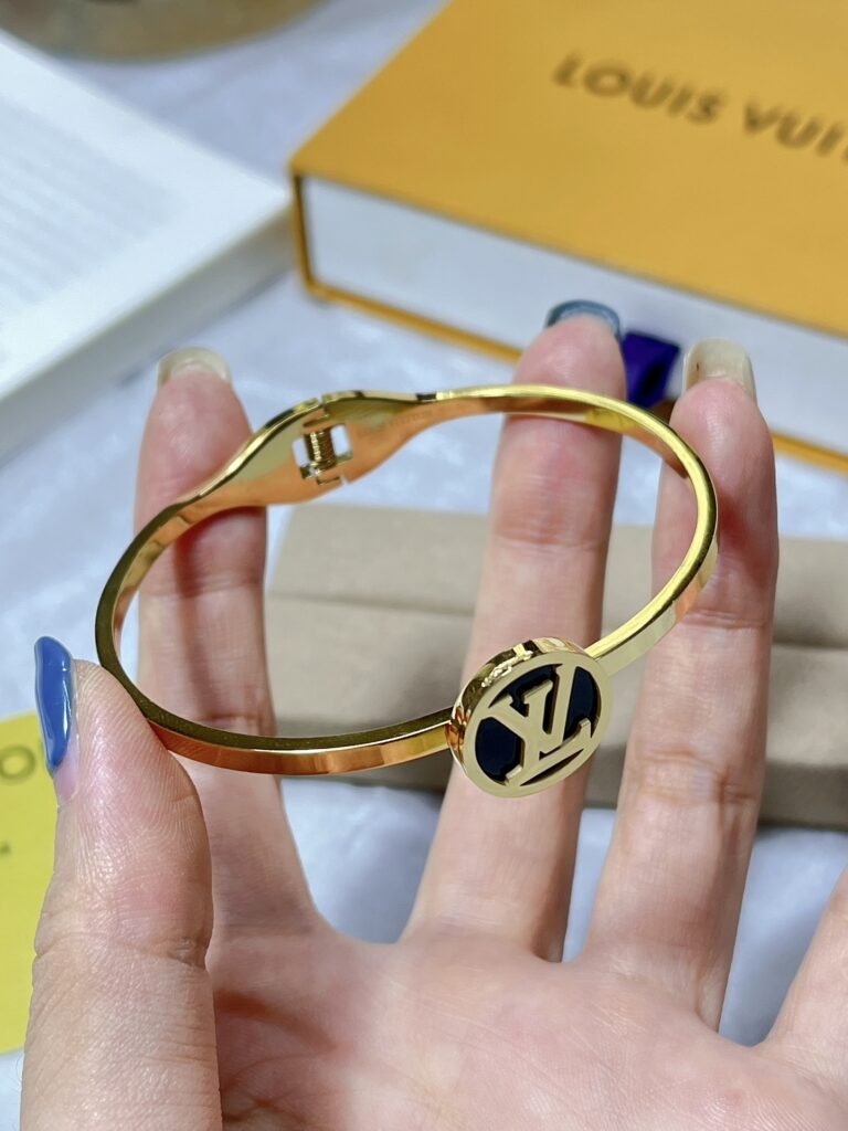 Designer S464 Bracelet editorial product context 1