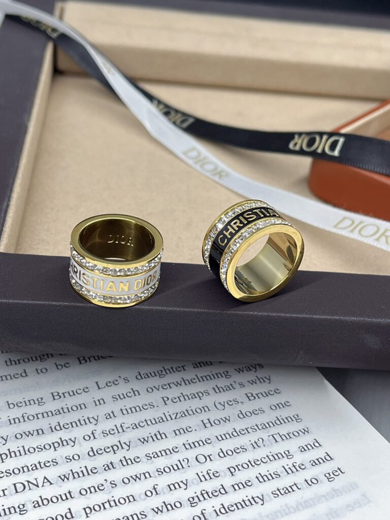 Designer J146 Ring editorial product context 1