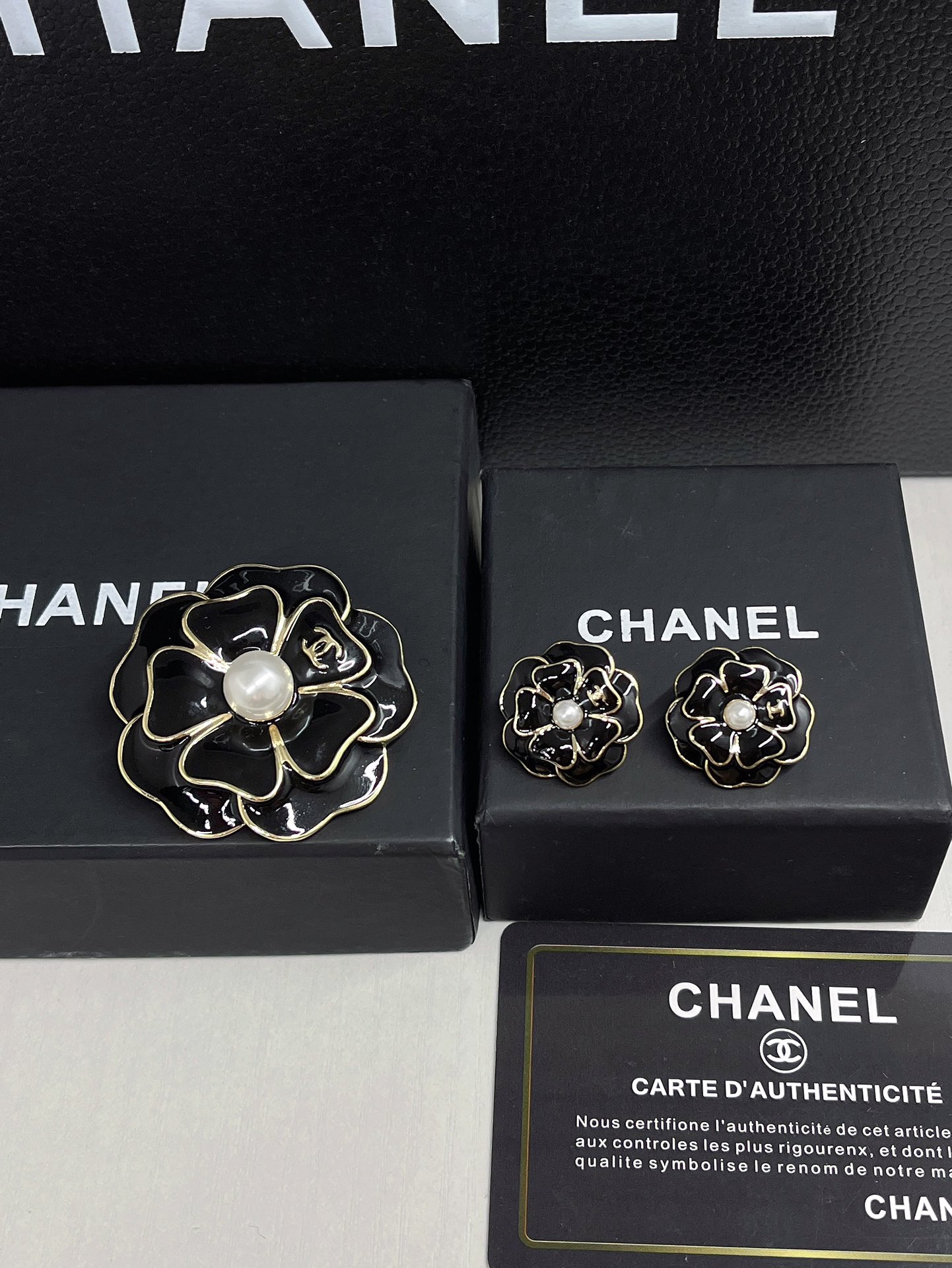 Luxury D192 Brooch