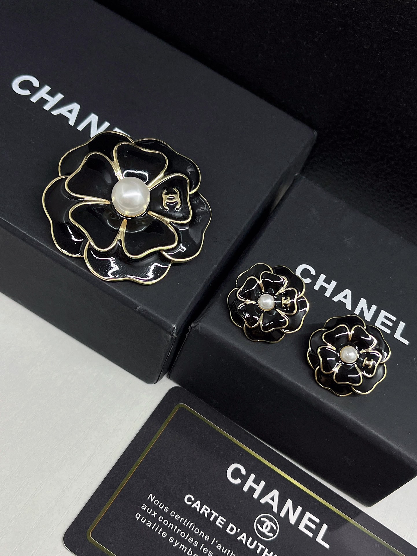 Luxury D192 Brooch