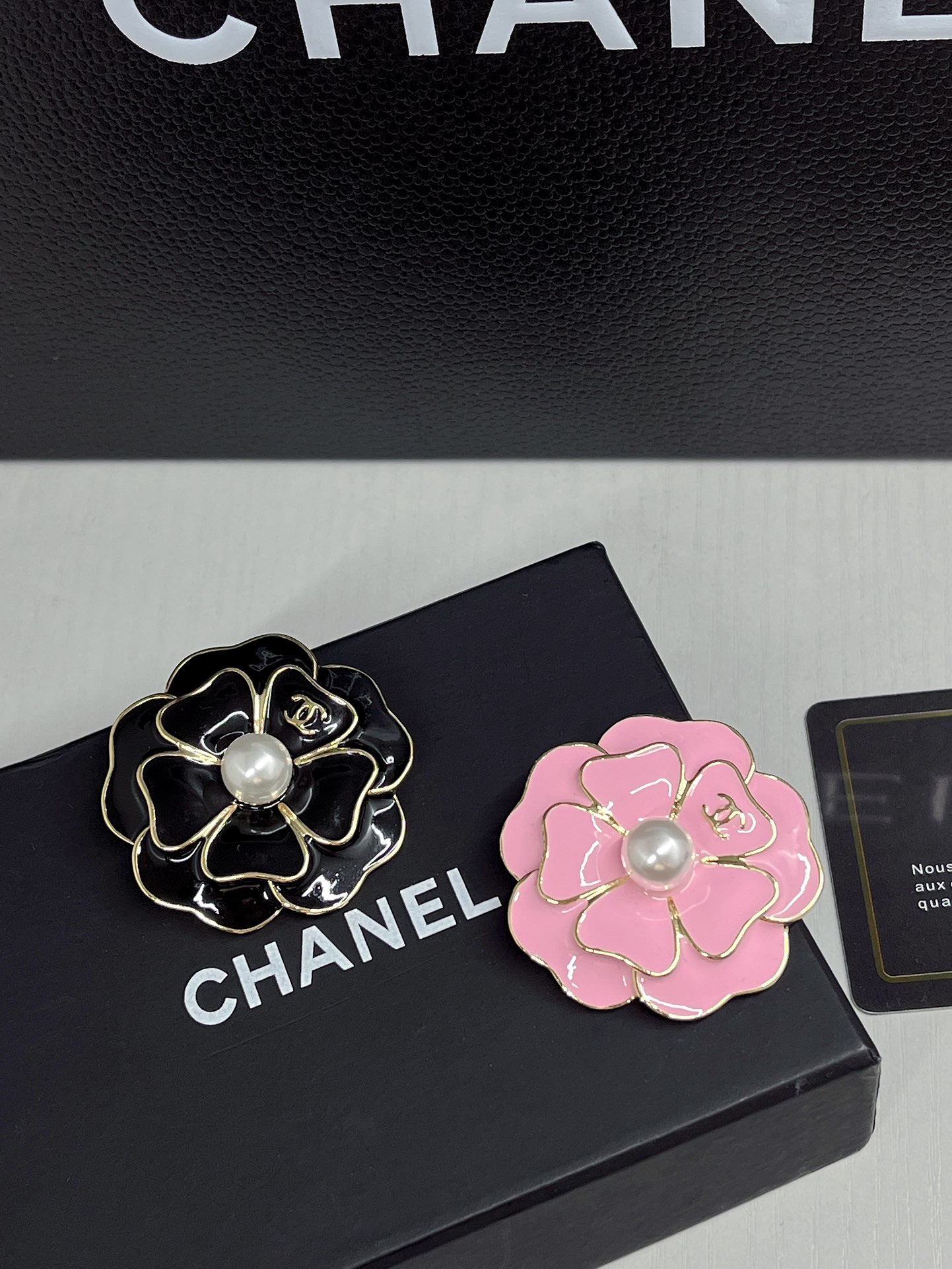 Luxury D192 Brooch