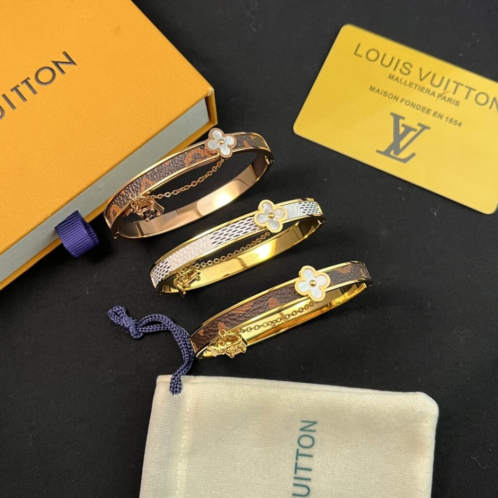 Designer S034 Bracelet editorial product context 2