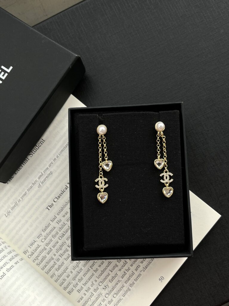 Designer Ring editorial product context 2