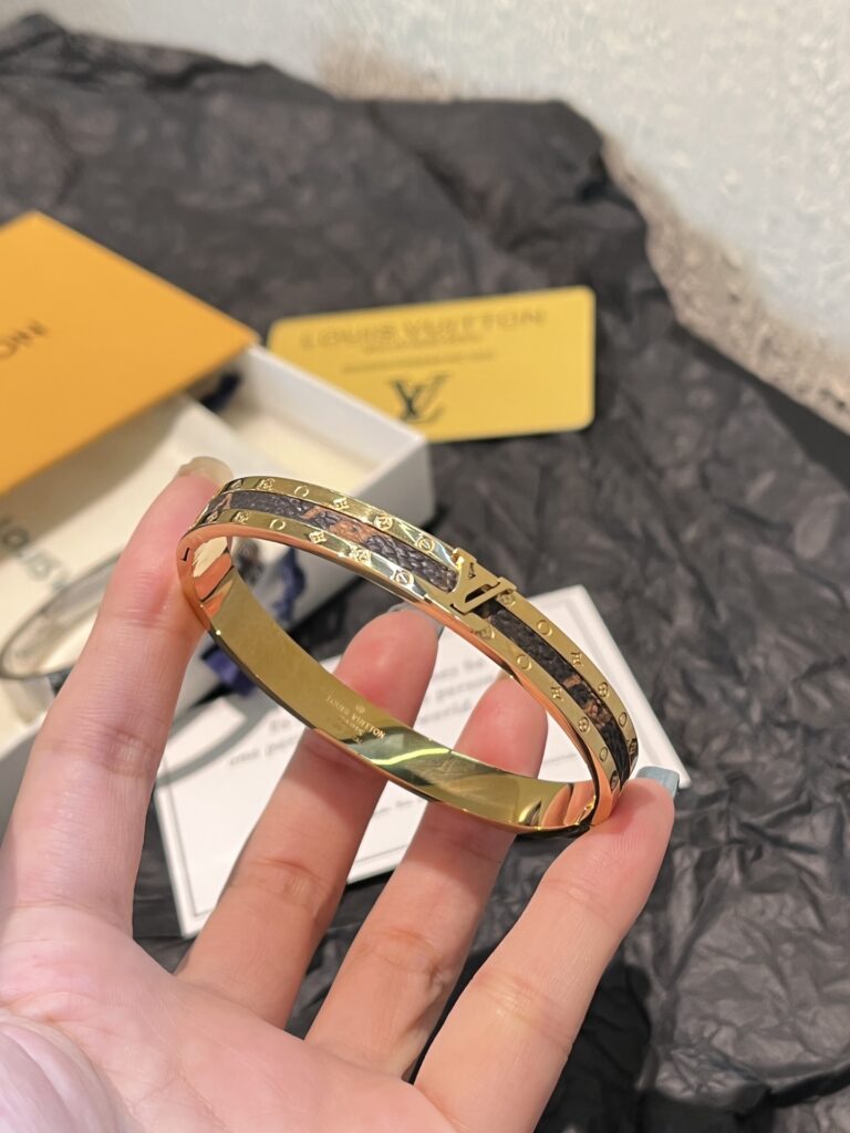Designer S469 Bracelet editorial product context 3