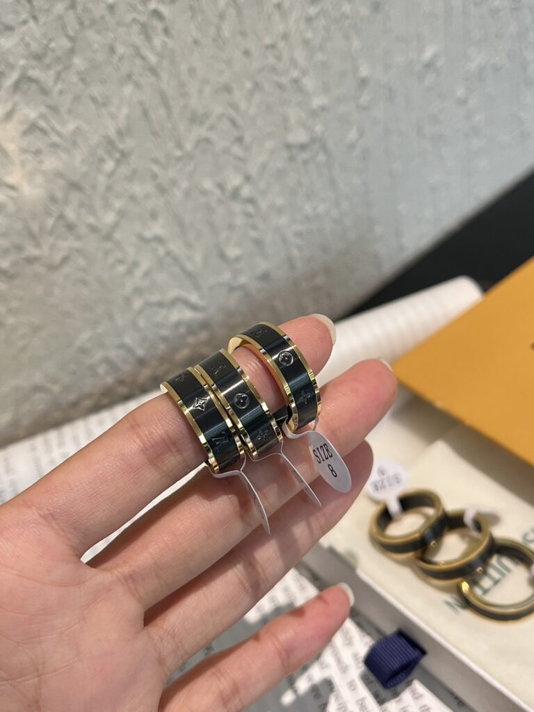 Designer J148 Ring editorial product context 2