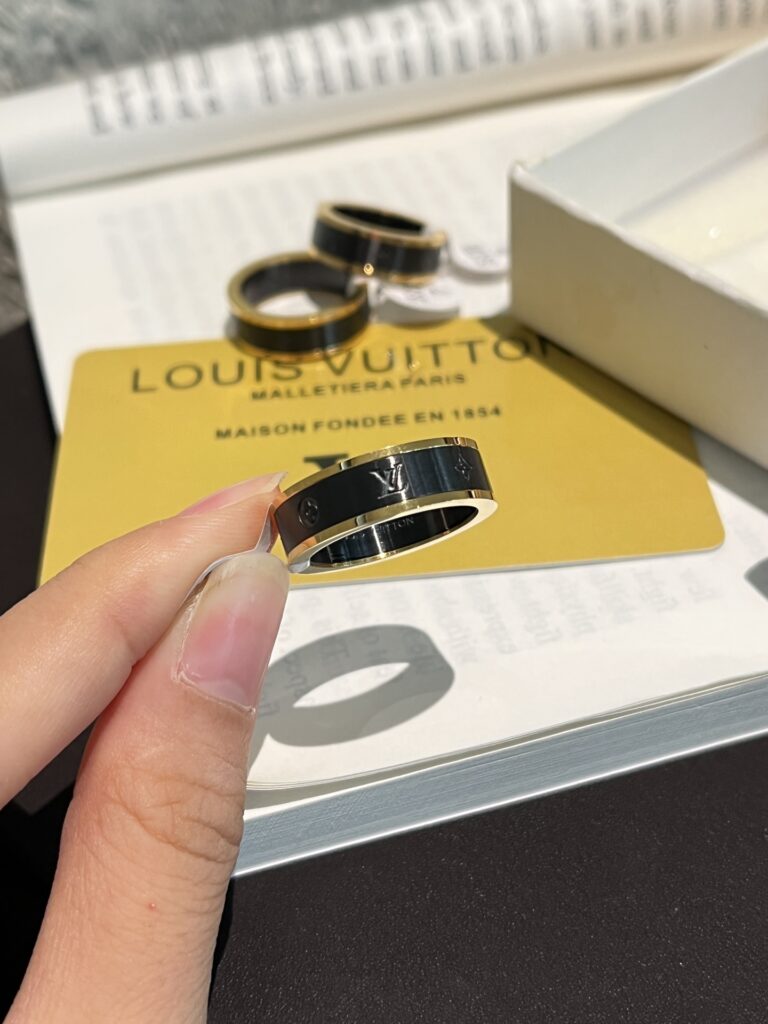 Designer J148 Ring editorial product context 3