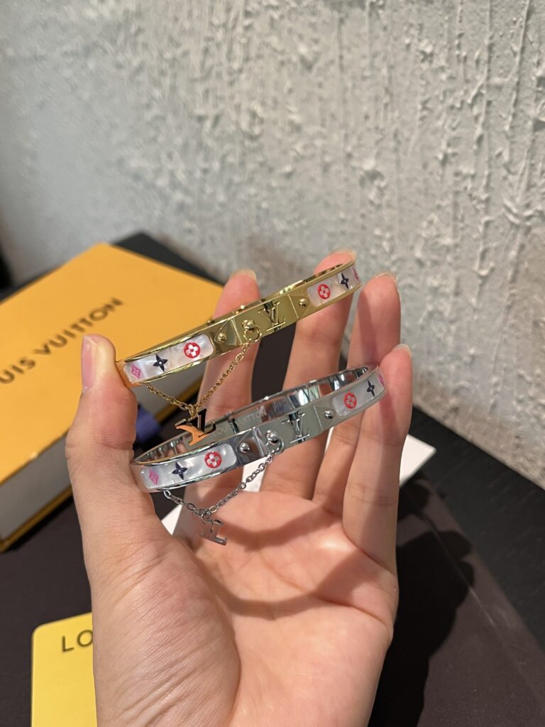 Designer S476 Bracelet editorial product context 2