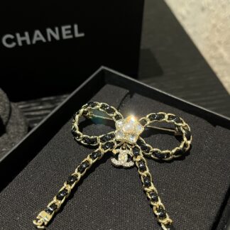 Luxury D195 Brooch