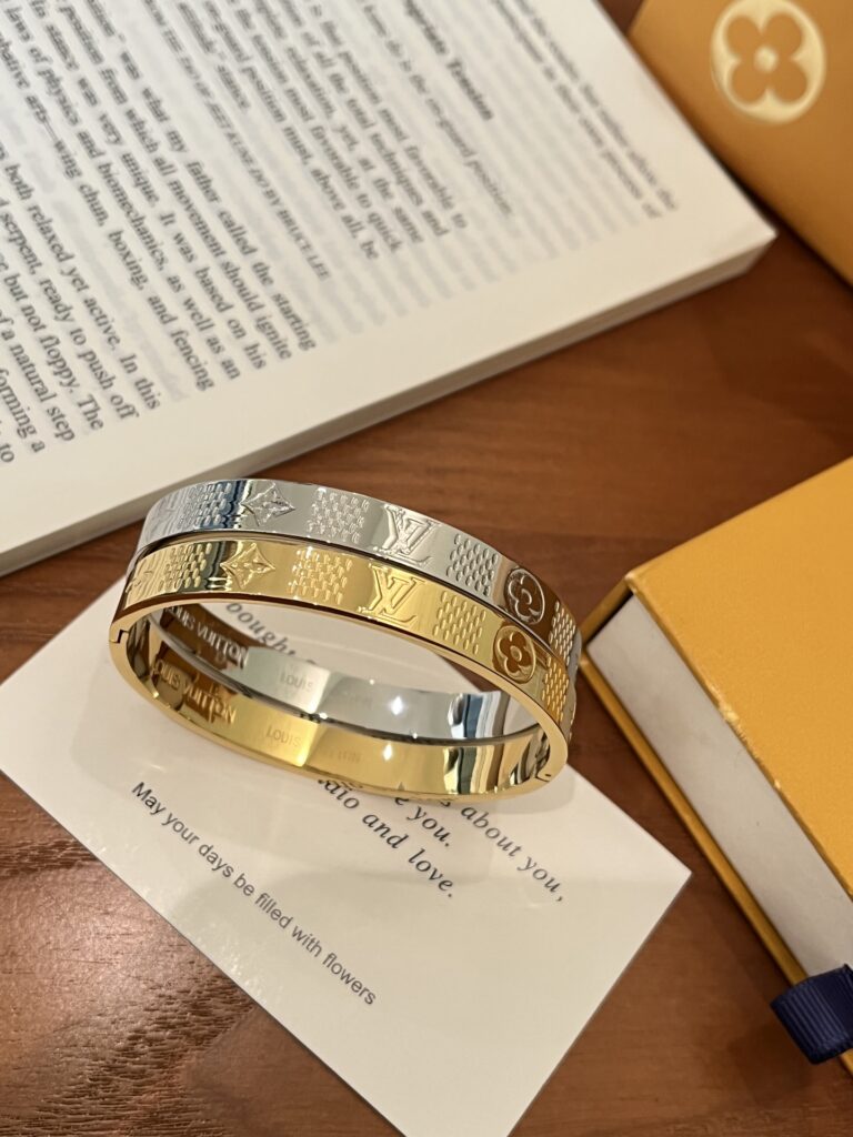 Designer S482 Ring editorial product context 3