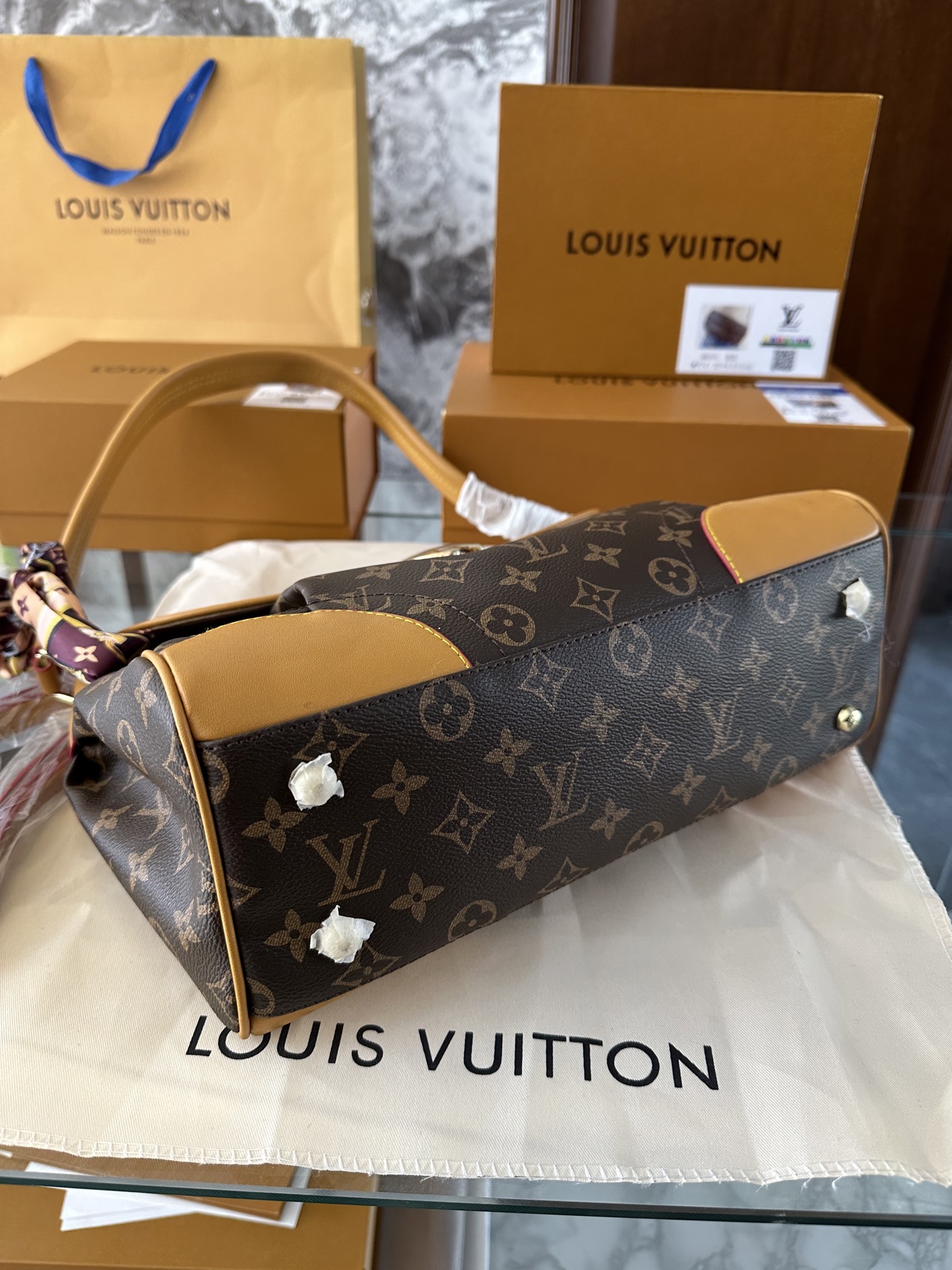 Louis Vuitton p115 Estrela 31 13 20 Handbag