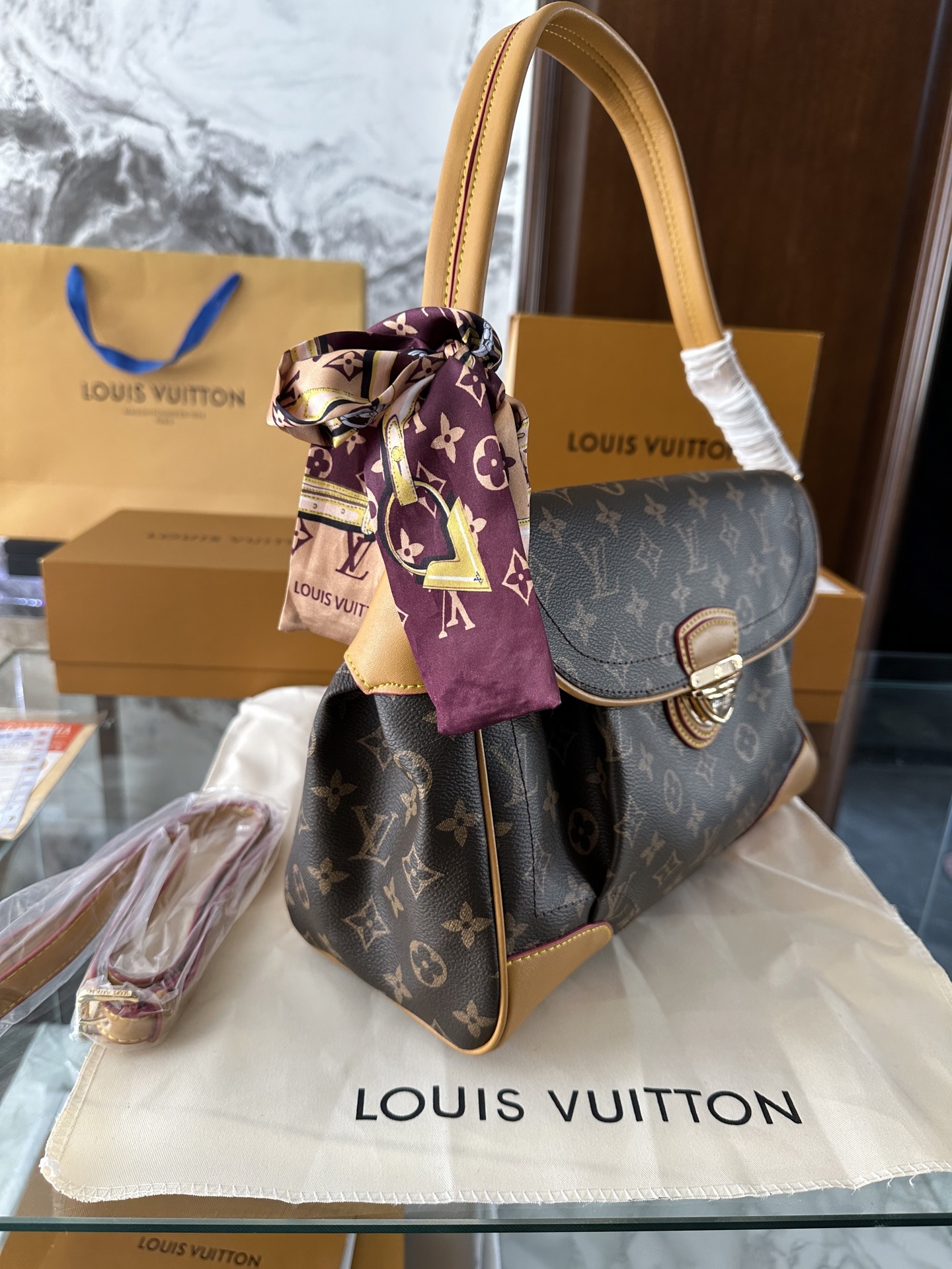 Louis Vuitton p115 Estrela 31 13 20 Handbag