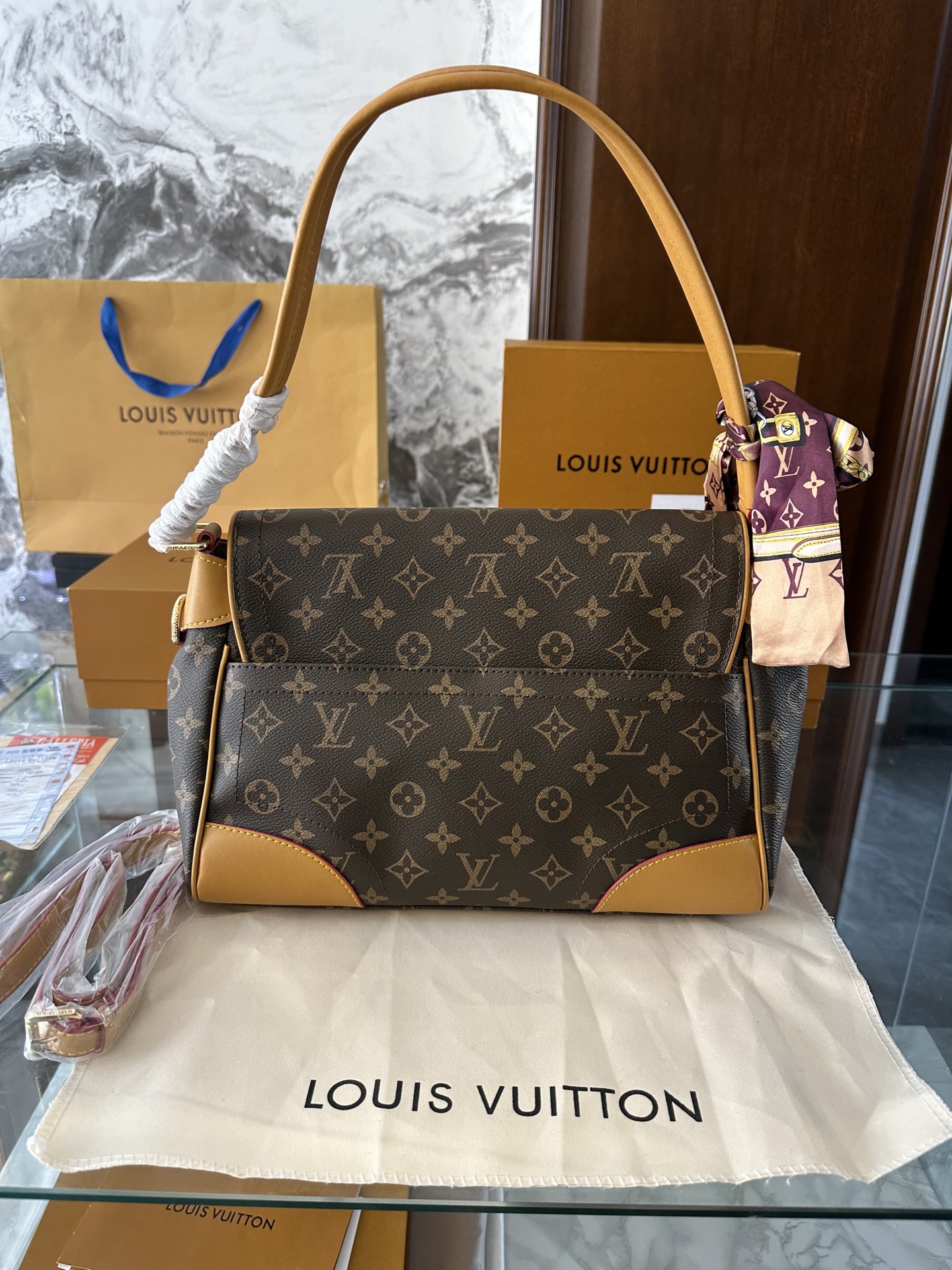 Louis Vuitton p115 Estrela 31 13 20 Handbag