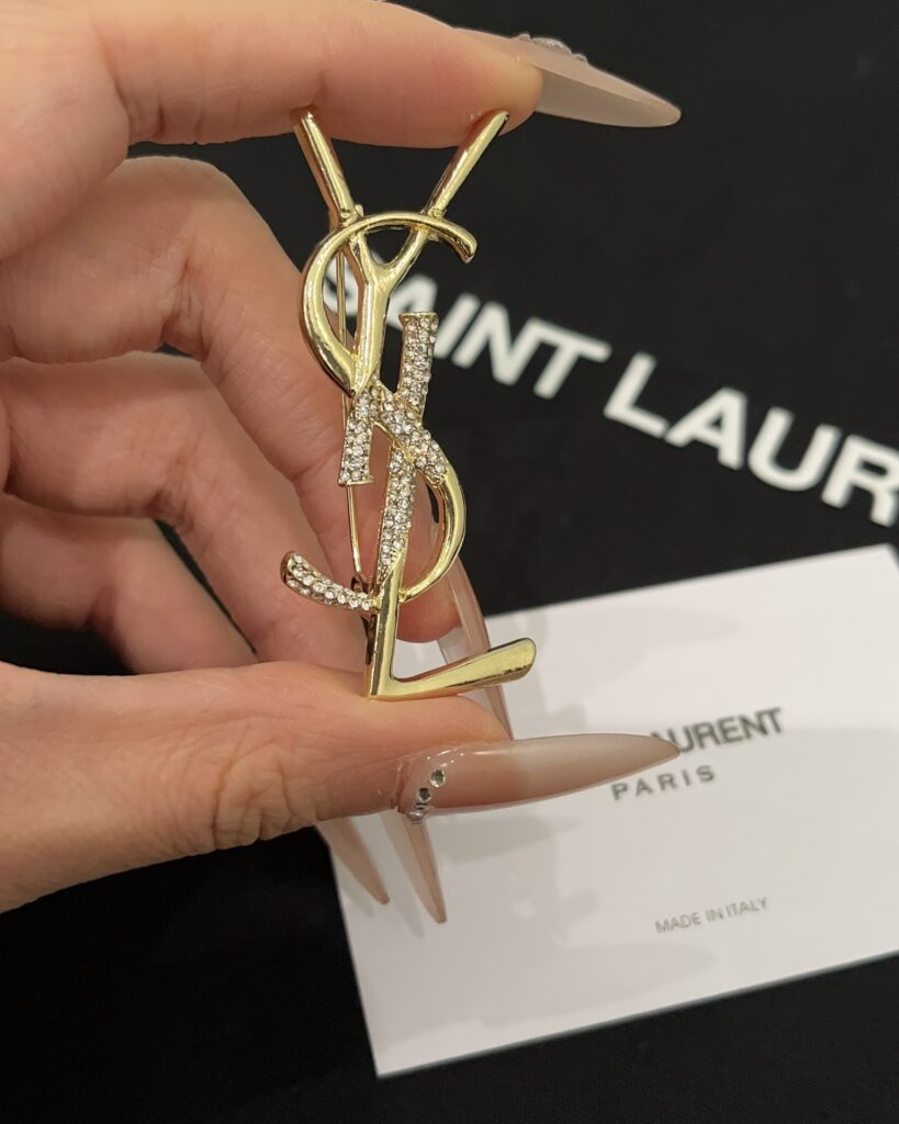 Designer D196 jewelry Brooch editorial product context 1