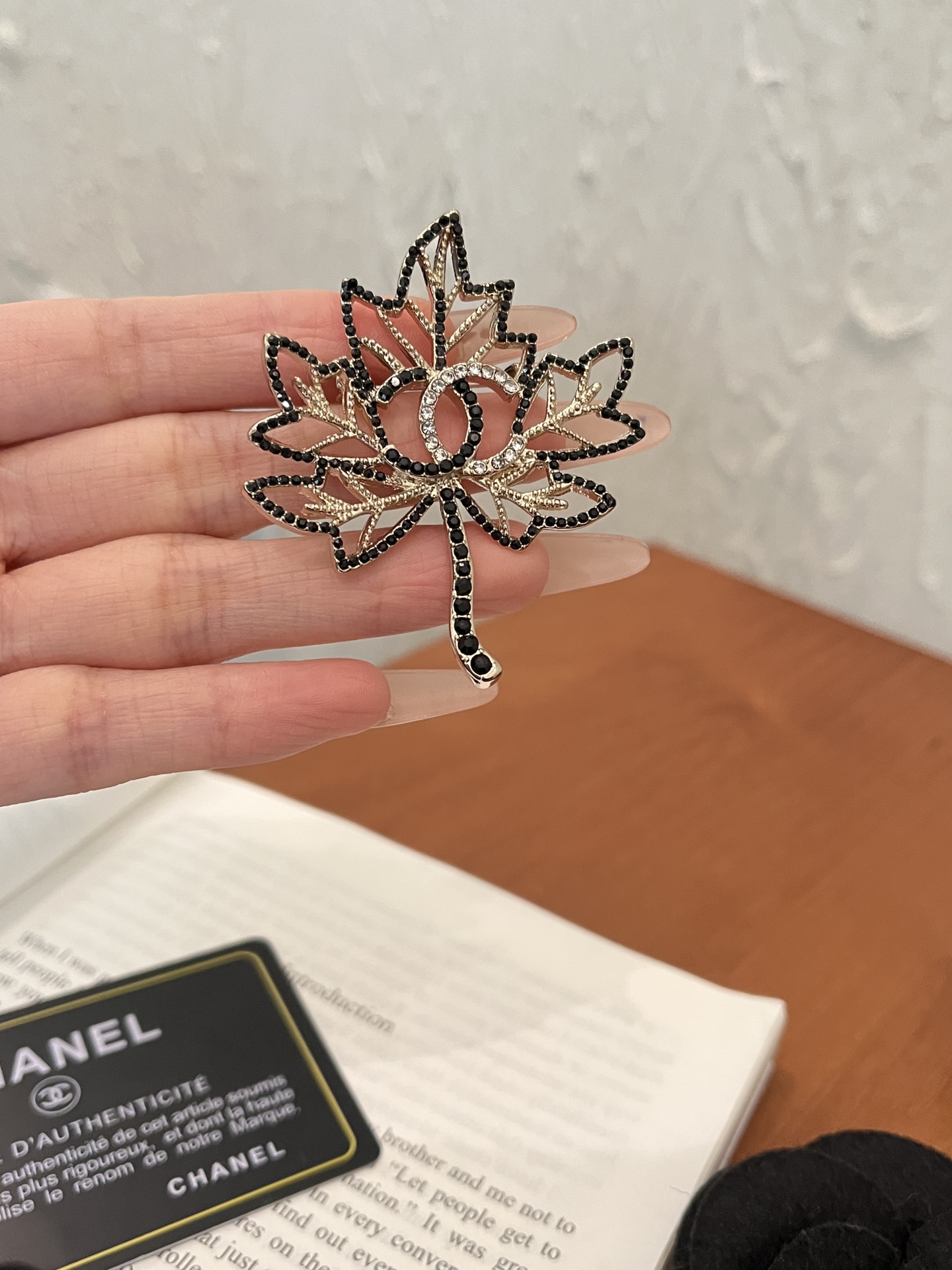 Designer Luxury D197 Brooch