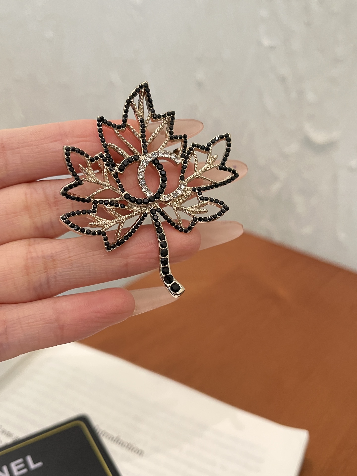 Designer Luxury D197 Brooch
