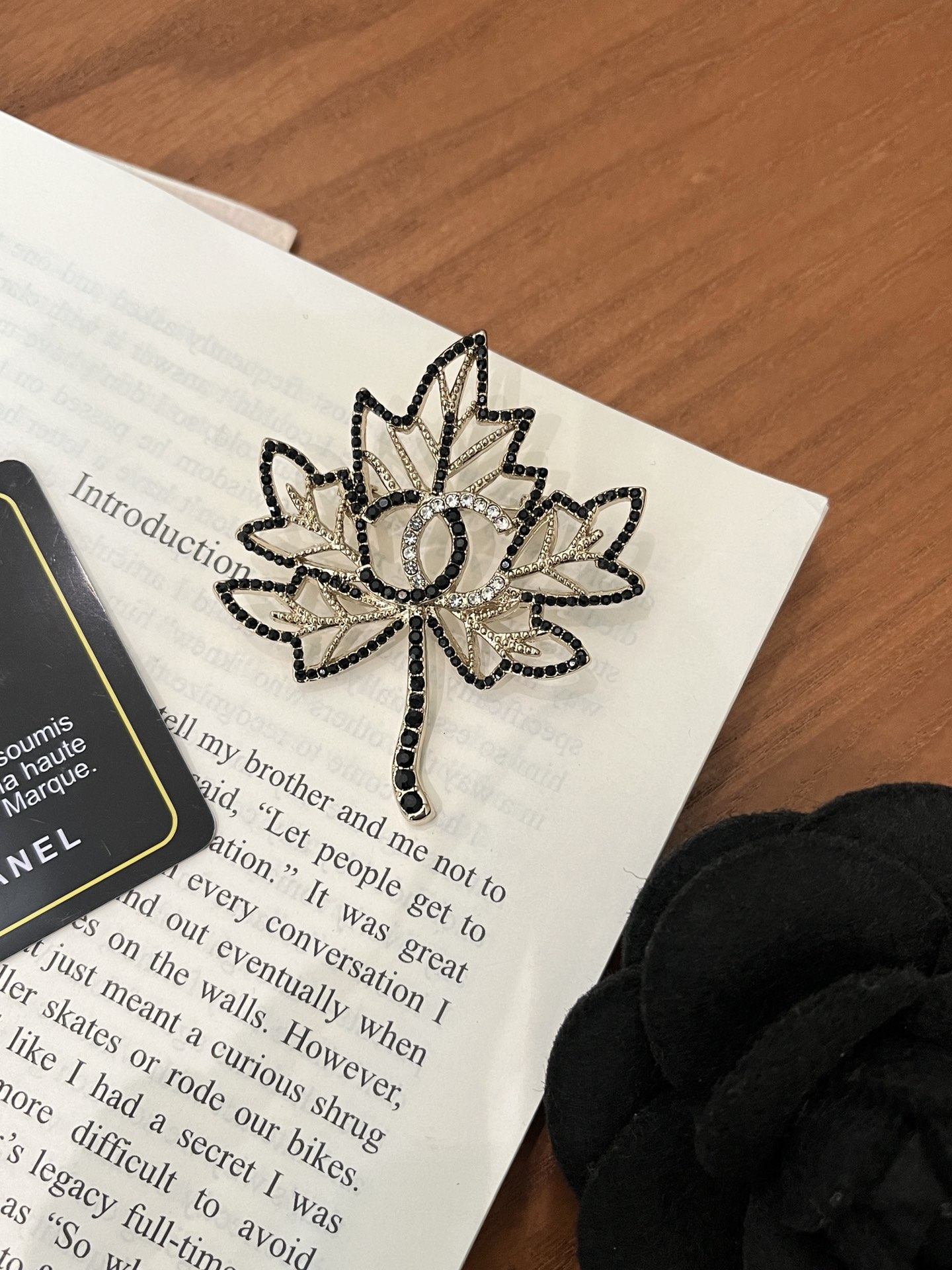Designer Luxury D197 Brooch