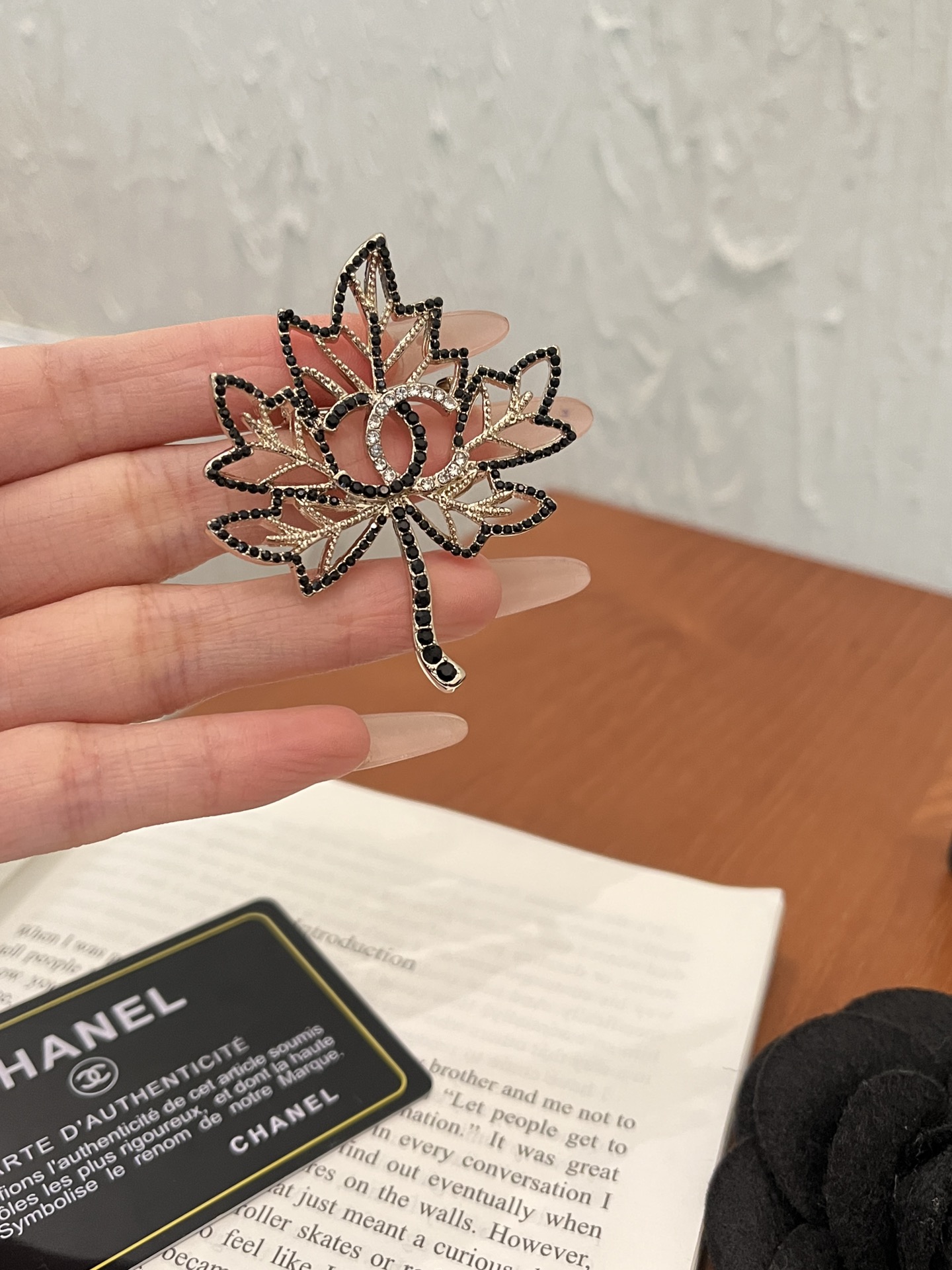 Designer Luxury D197 Brooch