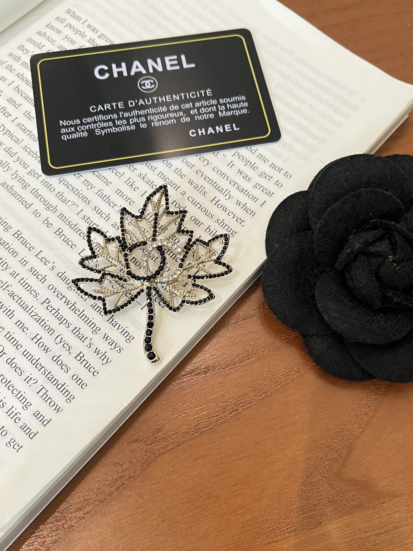 Designer Luxury D197 Brooch