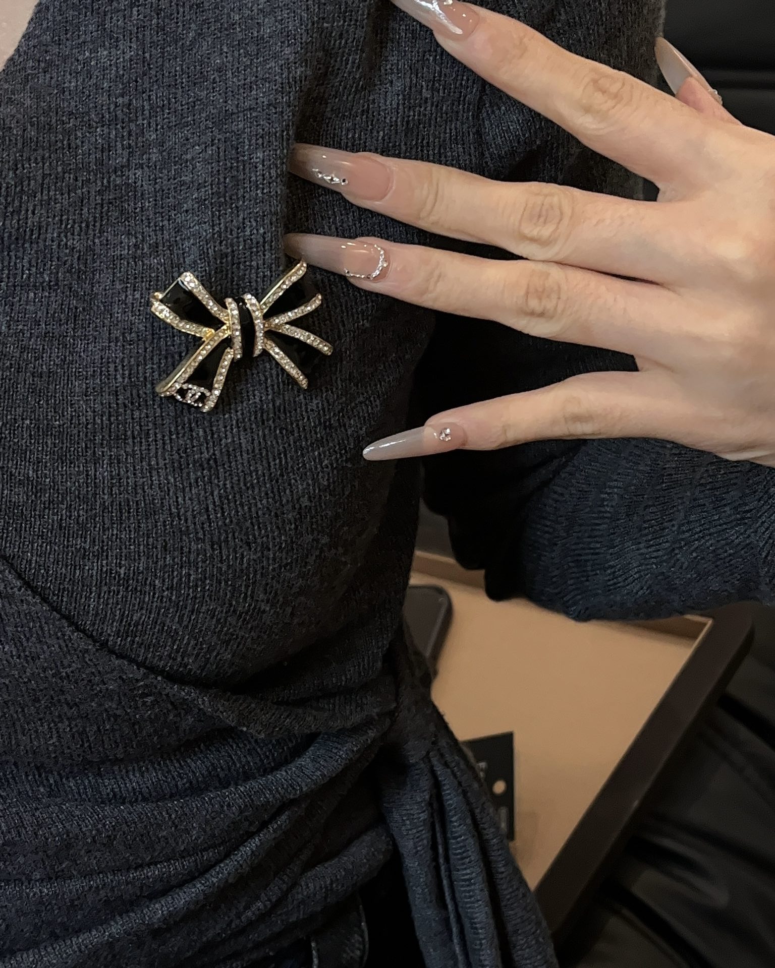 Designer Luxury D198 Brooch