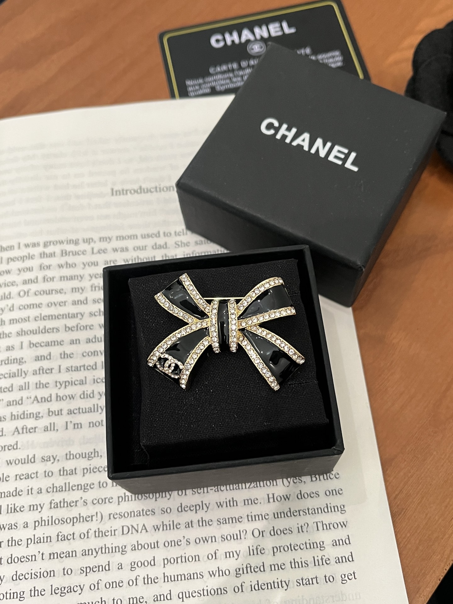 Designer Luxury D198 Brooch