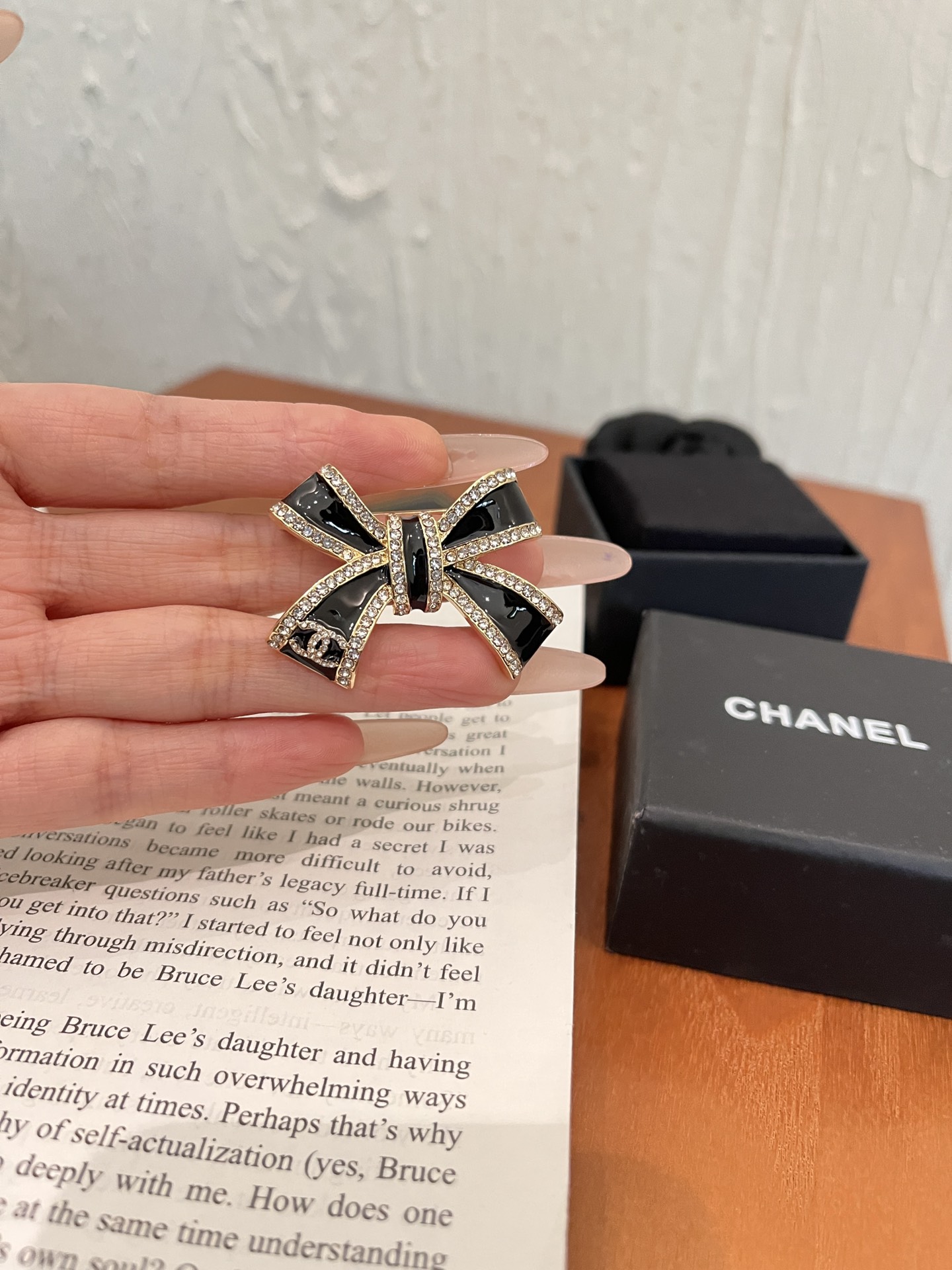 Designer Luxury D198 Brooch