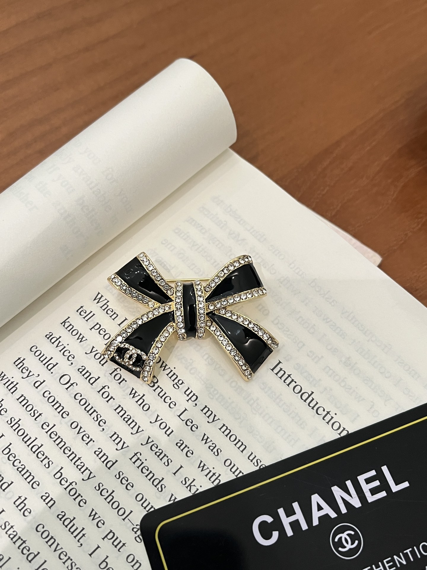 Designer Luxury D198 Brooch