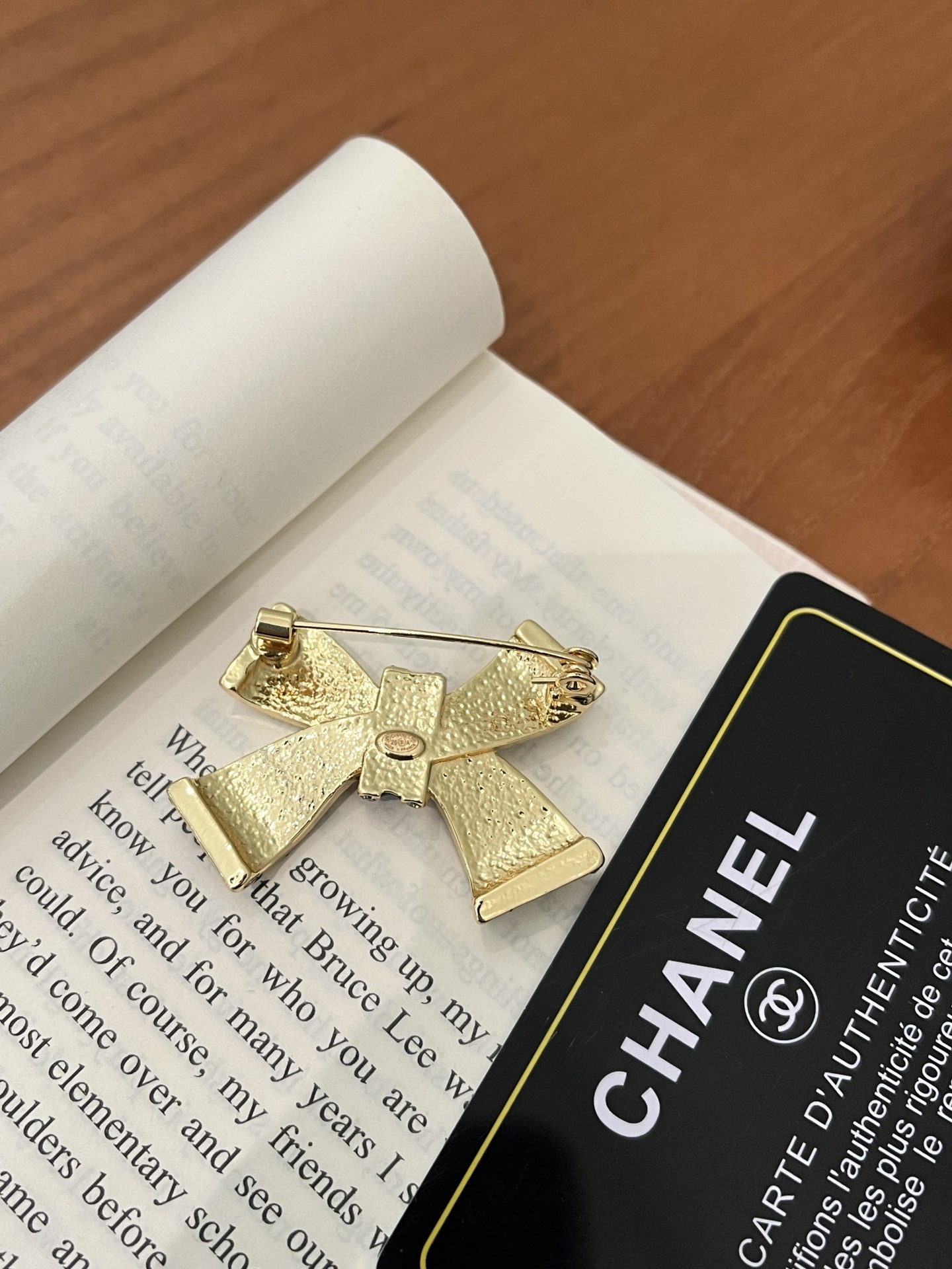 Designer Luxury D198 Brooch