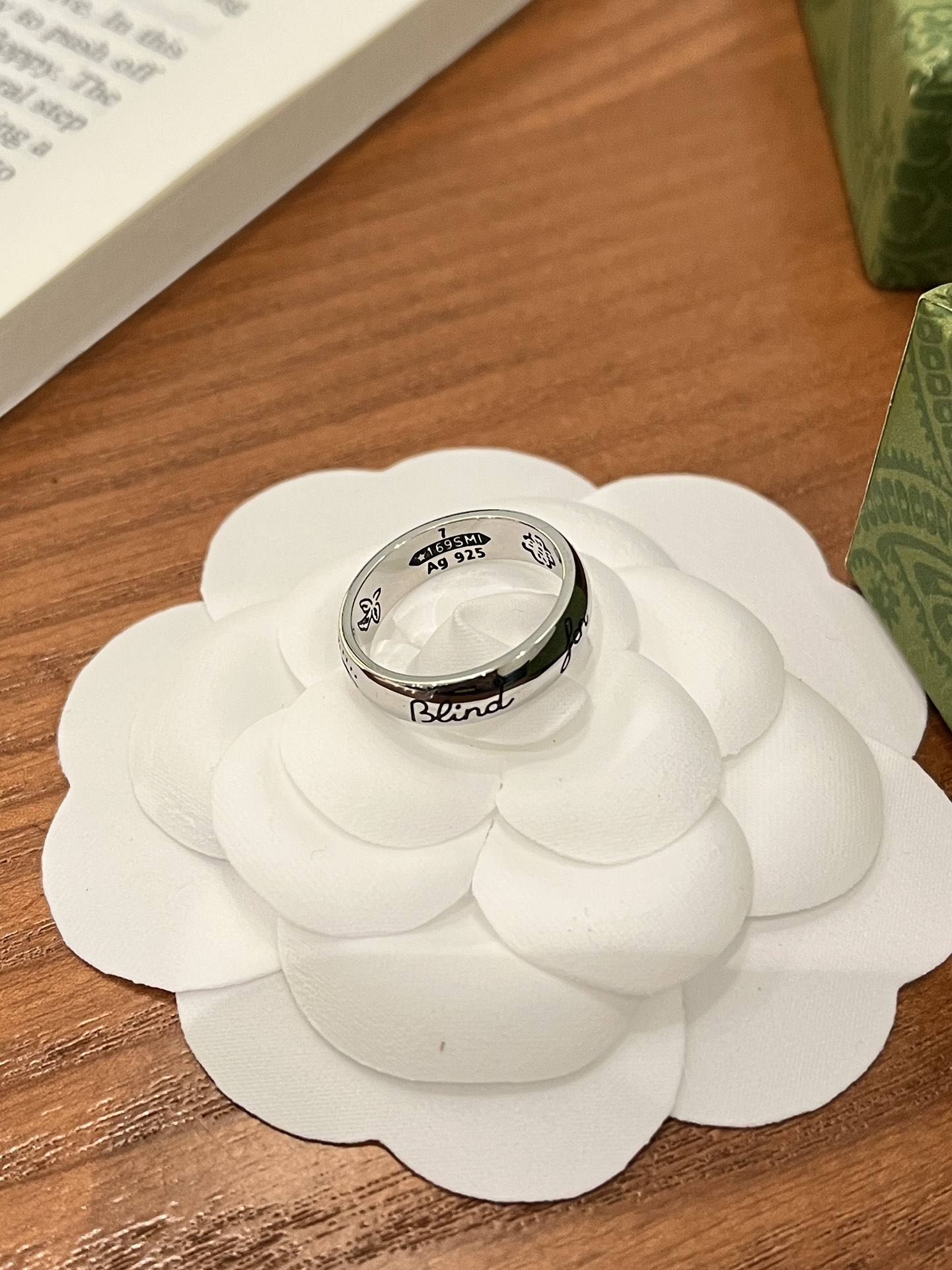 Designer Luxury J153 Ring