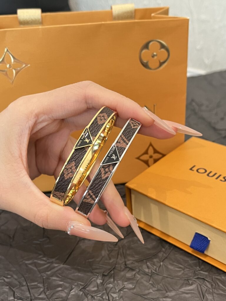 Designer S489 Bracelet editorial product context 2