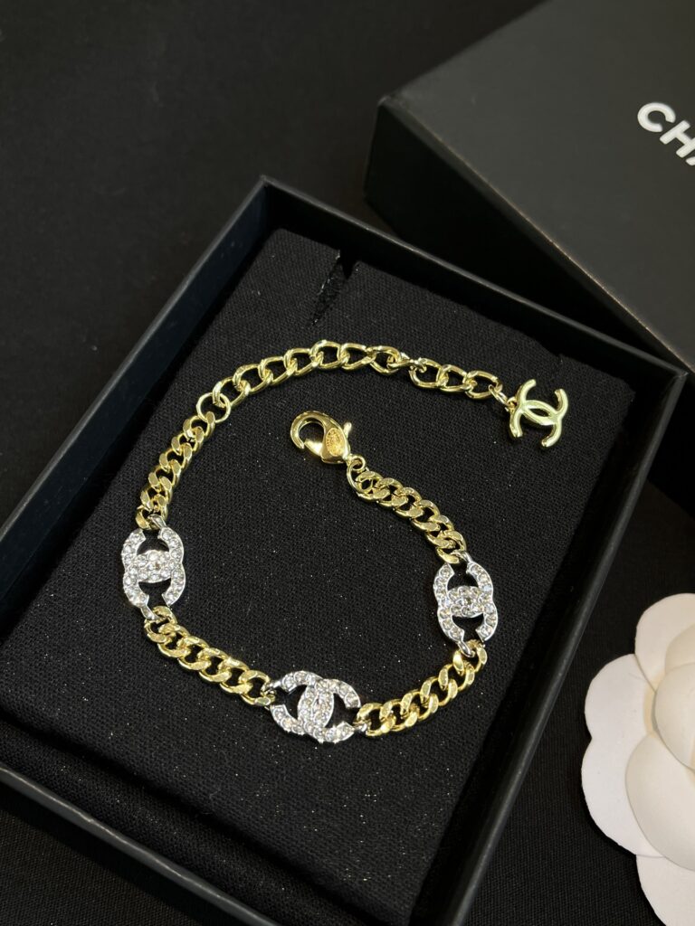 Designer L219 Bracelet editorial product context 3