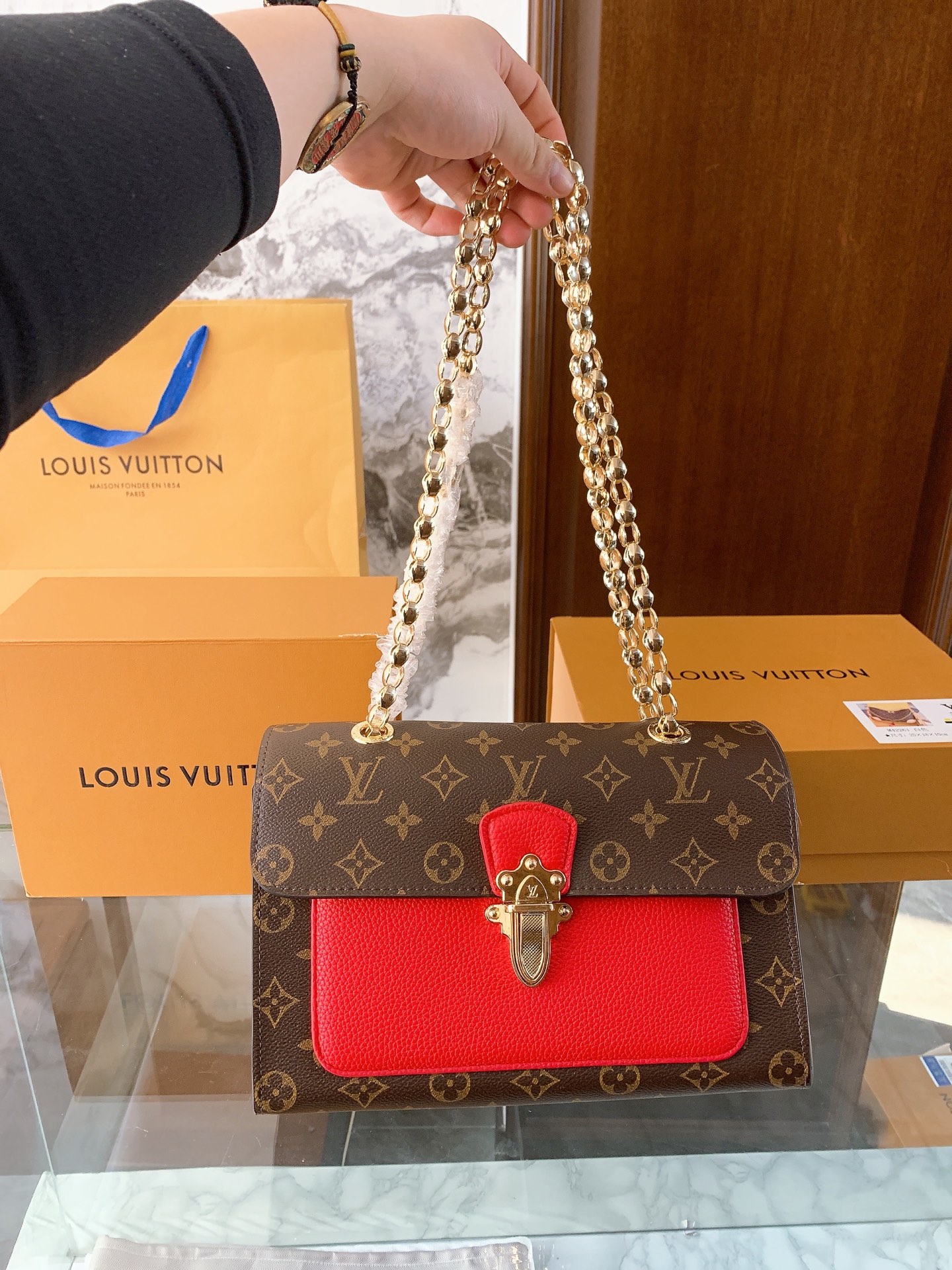 Louis Vuitton p110 Monogram Victoire 26 10 15 Bags