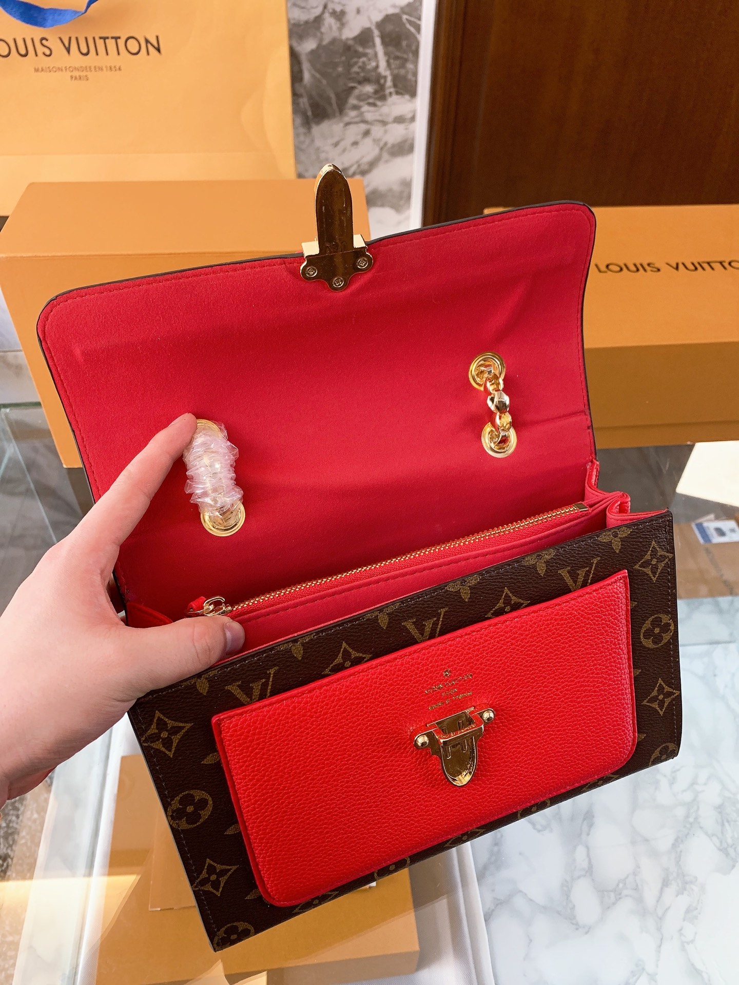 Louis Vuitton p110 Monogram Victoire 26 10 15 Bags