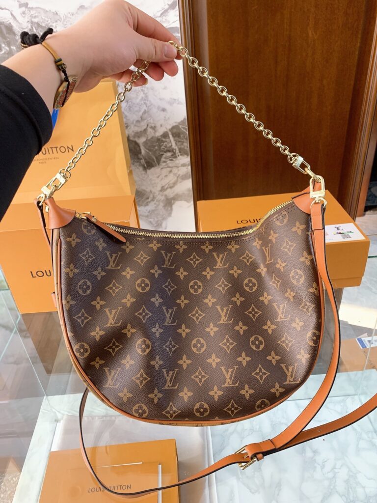 Louis Vuitton Tambourin Large Bag 25 cm editorial product context 2