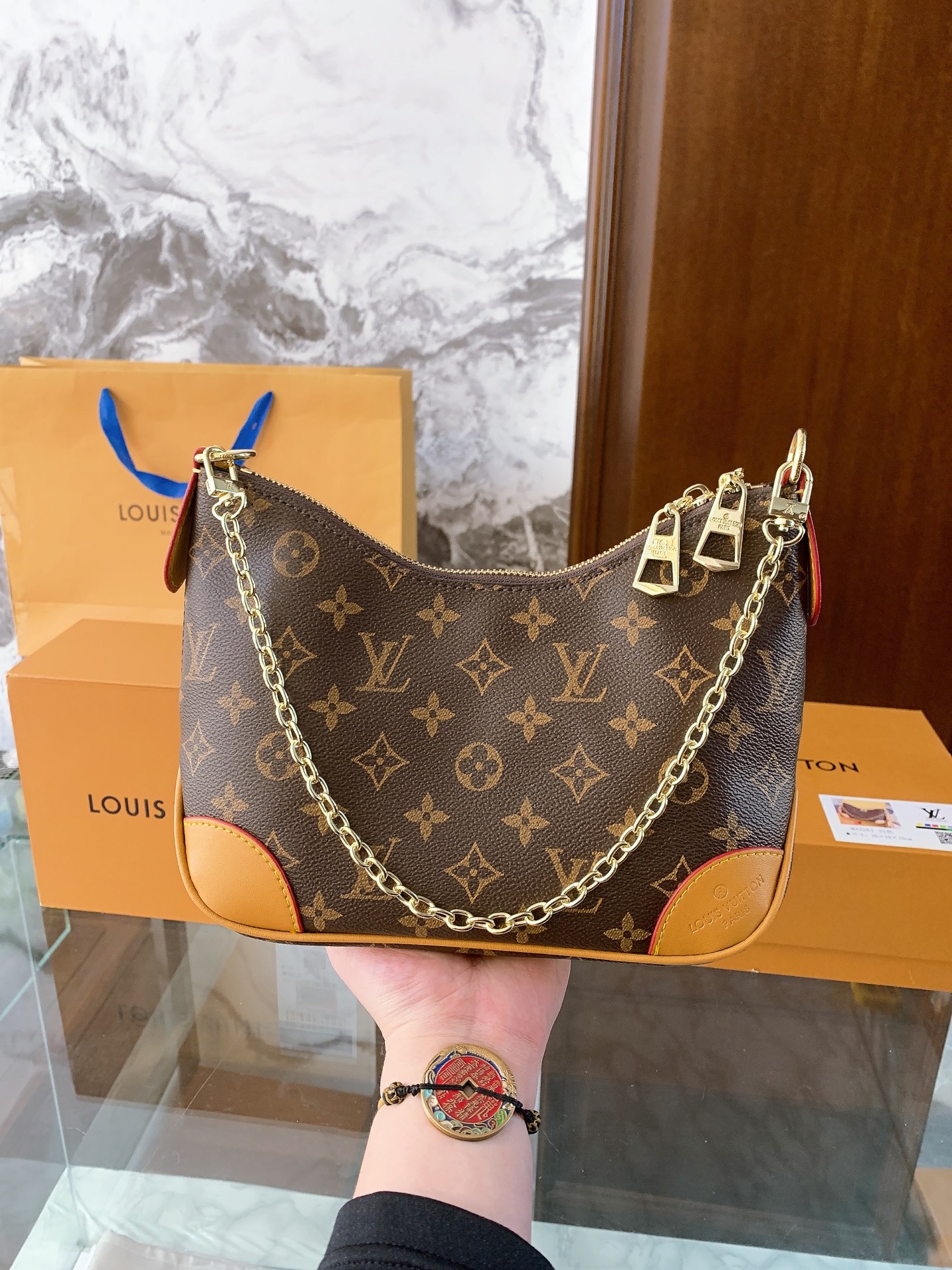 Louis Vuitton p85LV 26 10 15 Crossbody Bag
