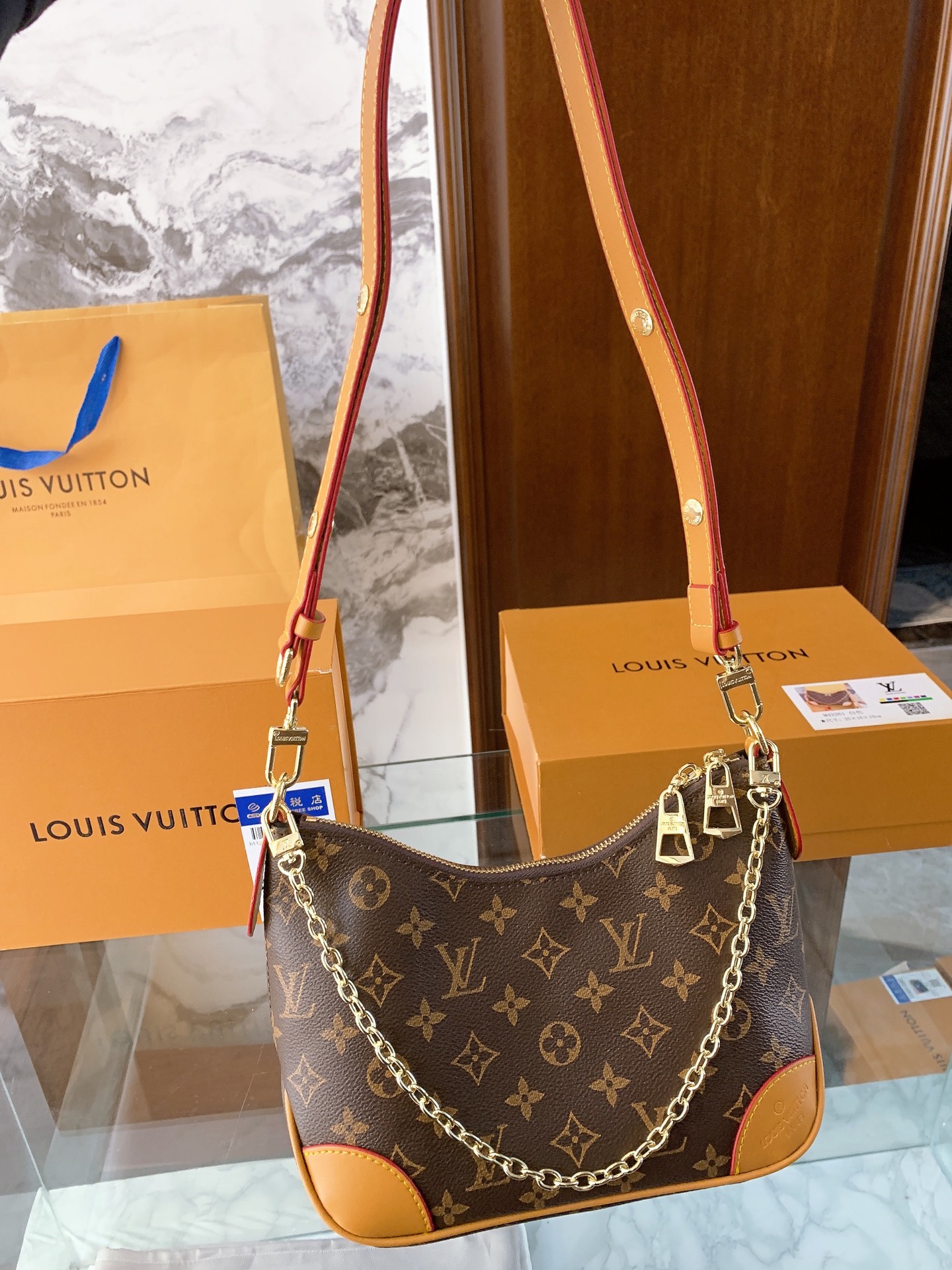 Louis Vuitton p85LV 26 10 15 Crossbody Bag